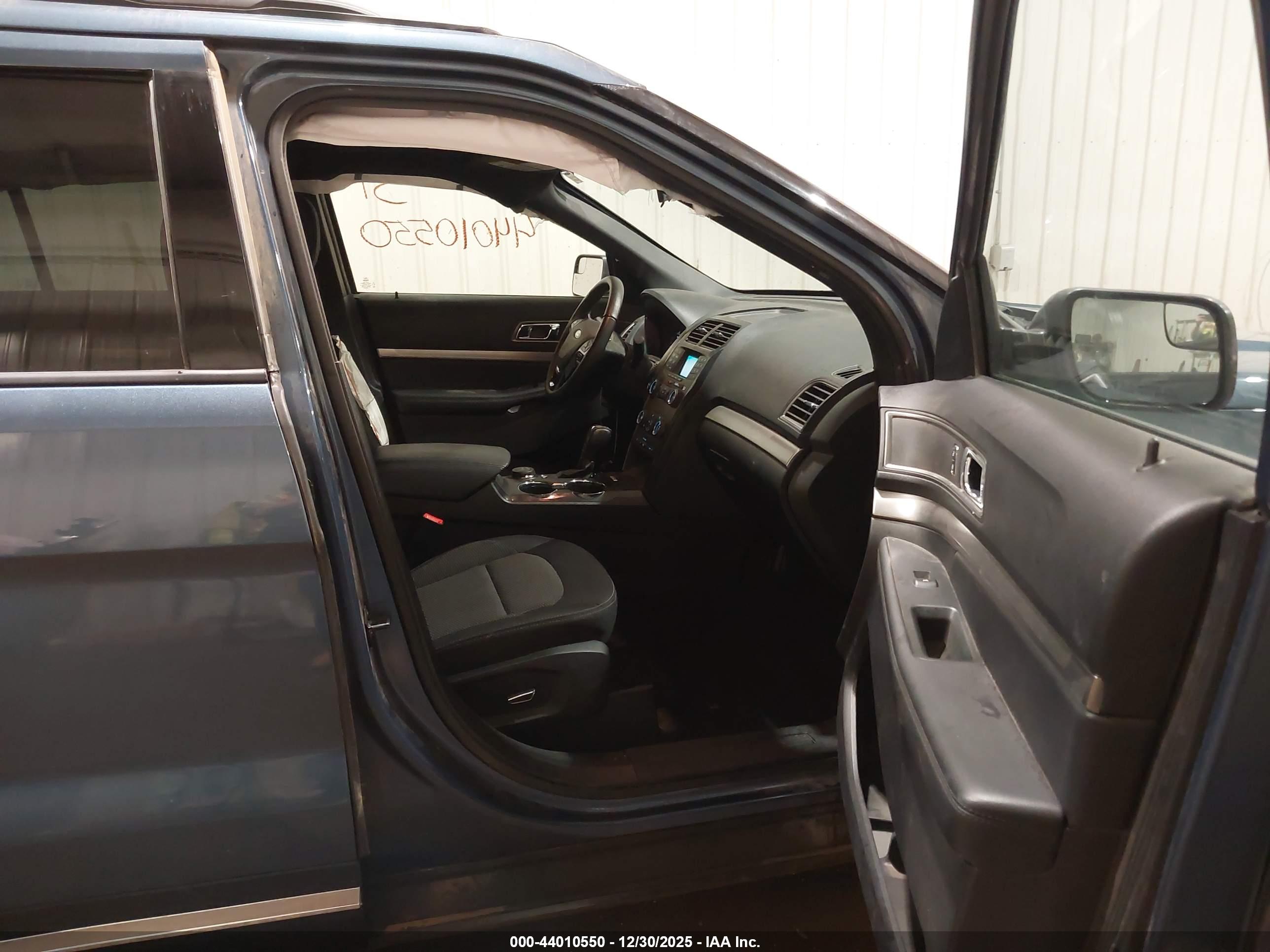 FORD EXPLORER image 5