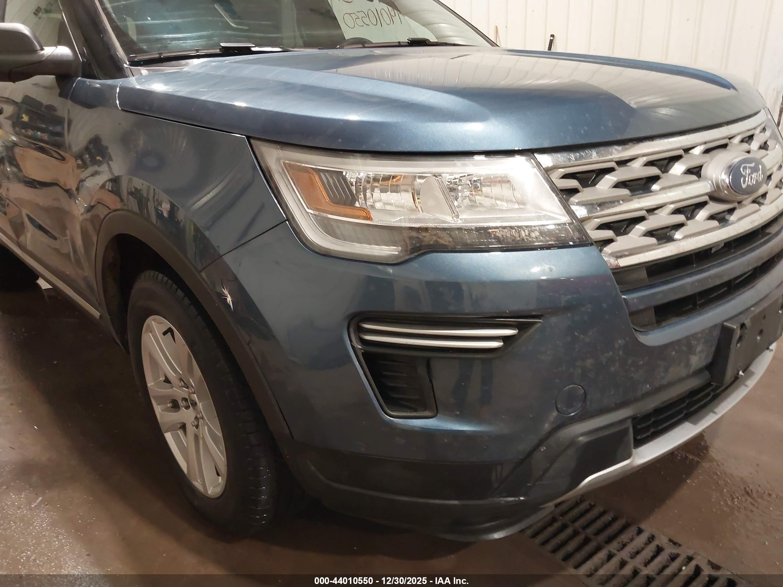 FORD EXPLORER image 6