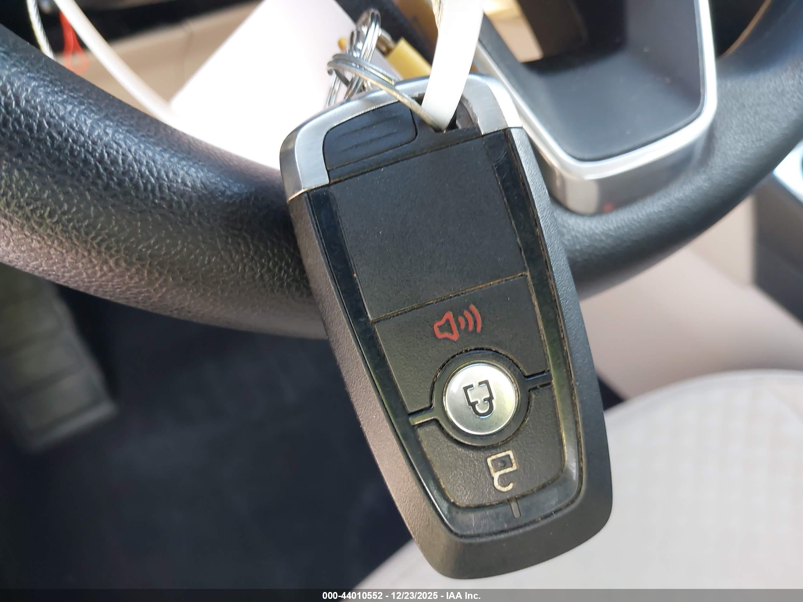 FORD ESCAPE image 11