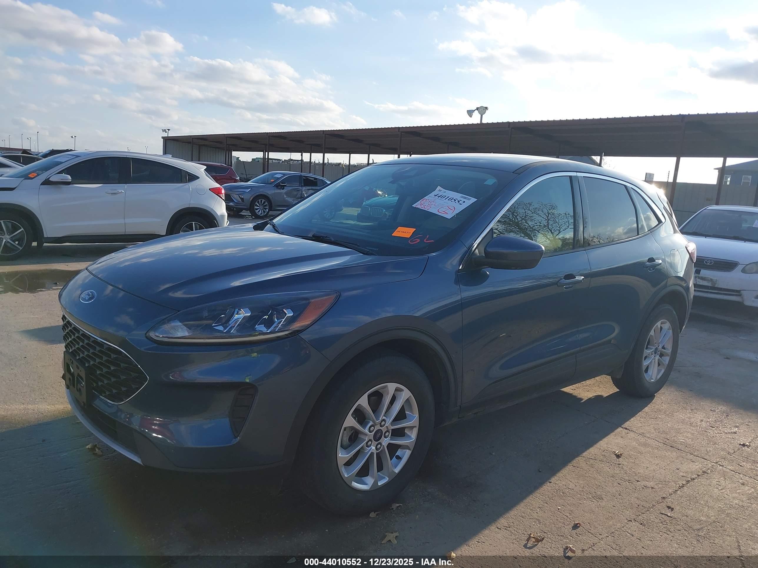 FORD ESCAPE image 2