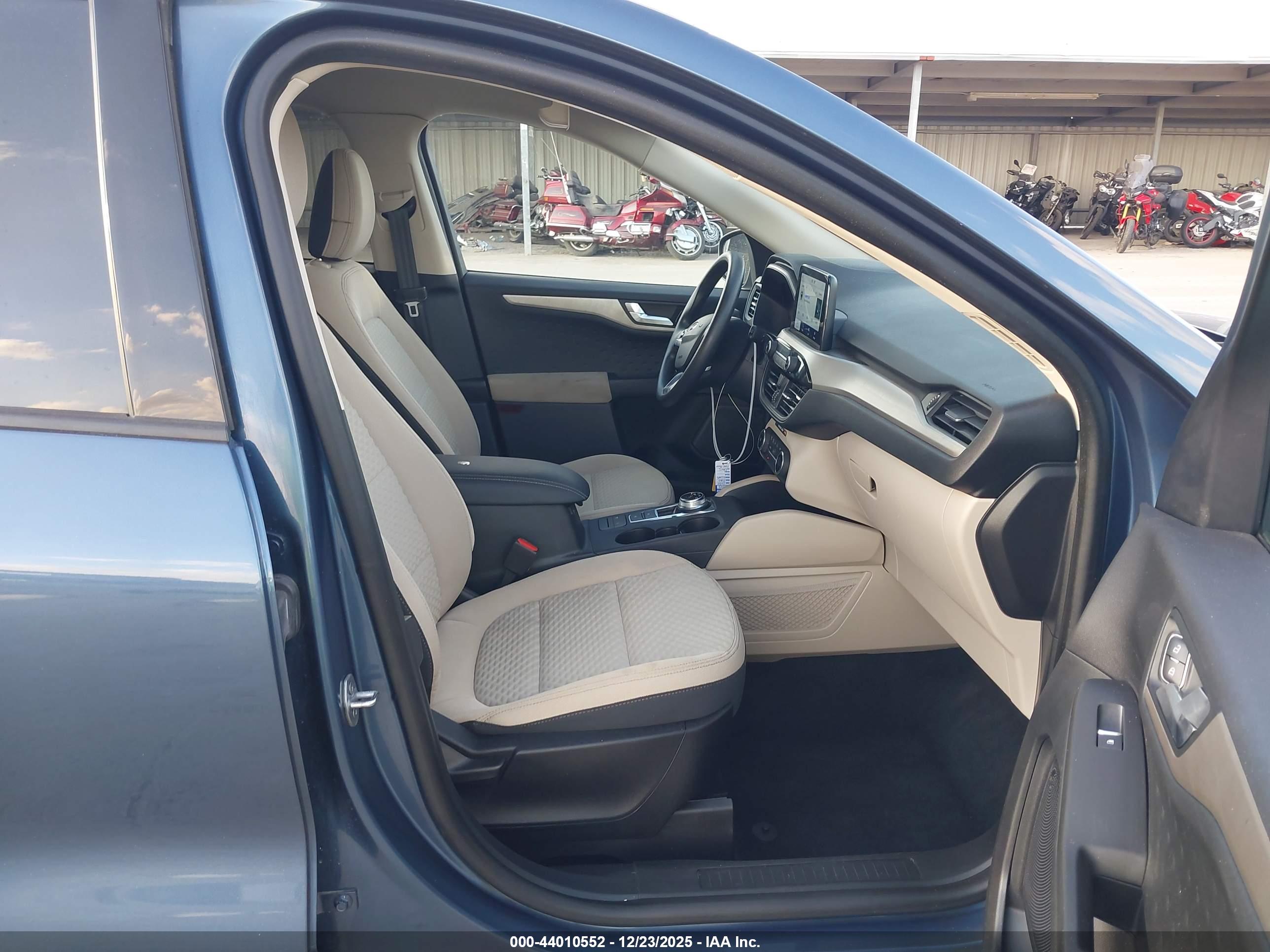 FORD ESCAPE image 5