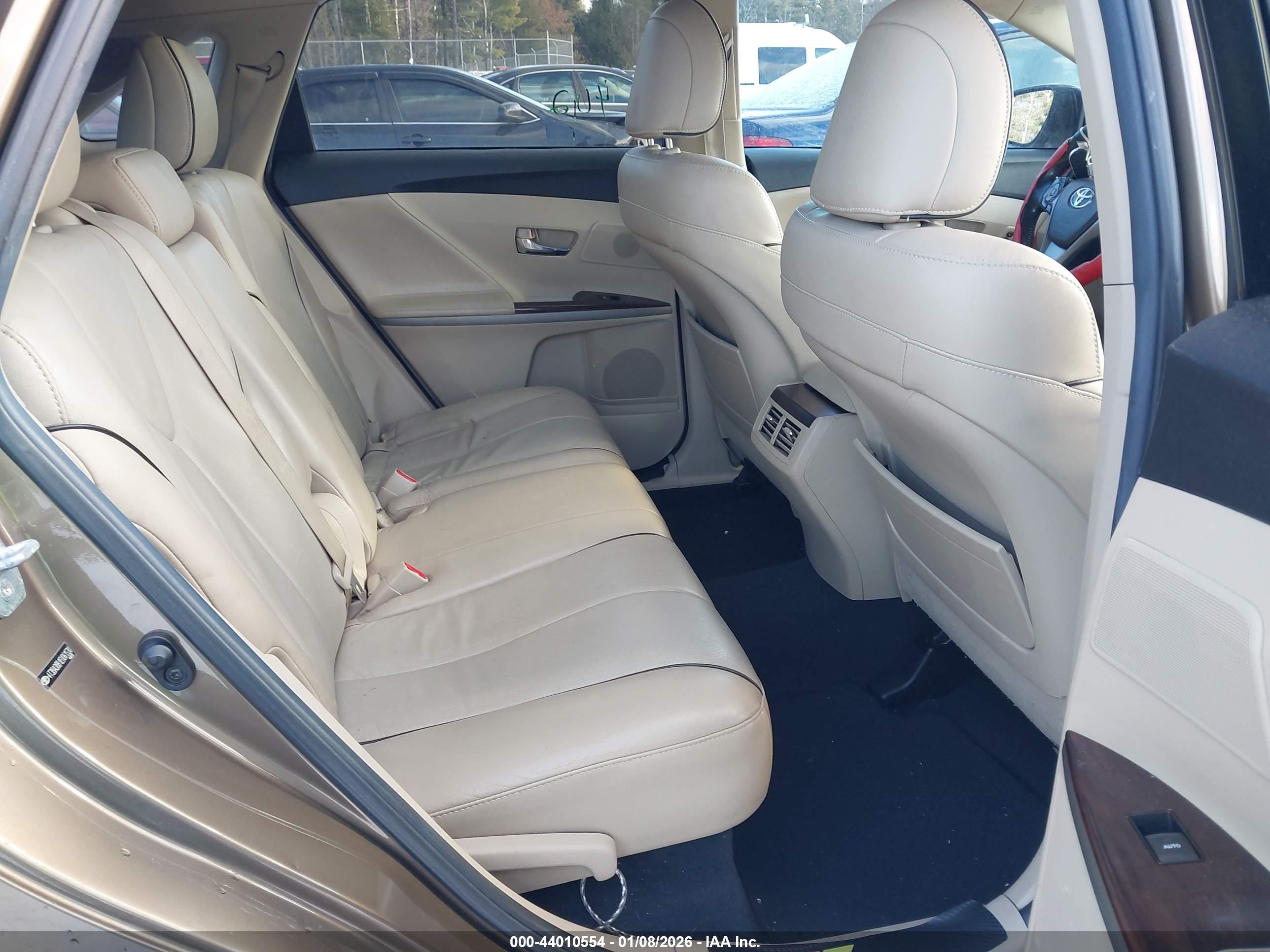 TOYOTA VENZA image 8