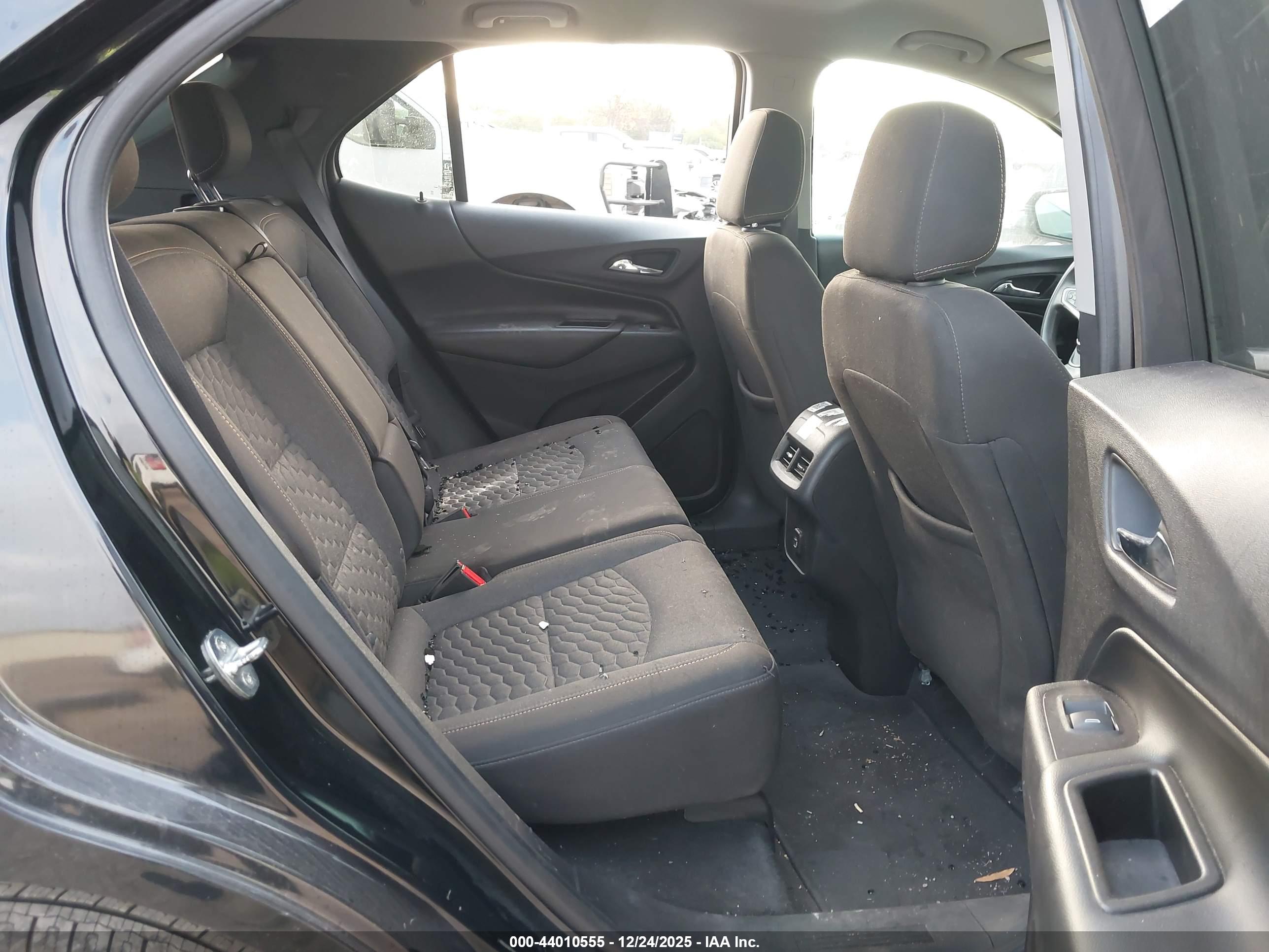 CHEVROLET EQUINOX image 8