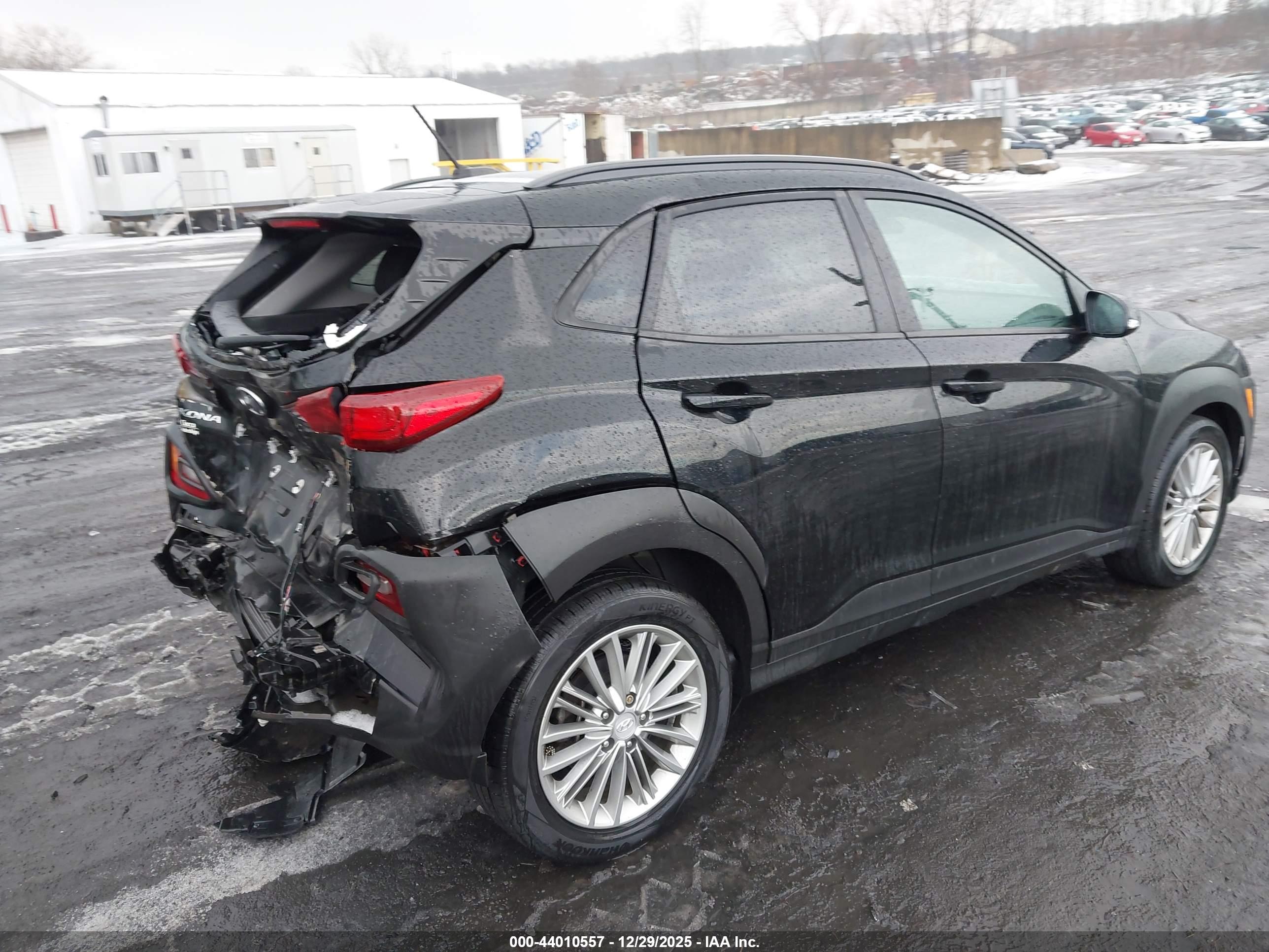HYUNDAI KONA image 4