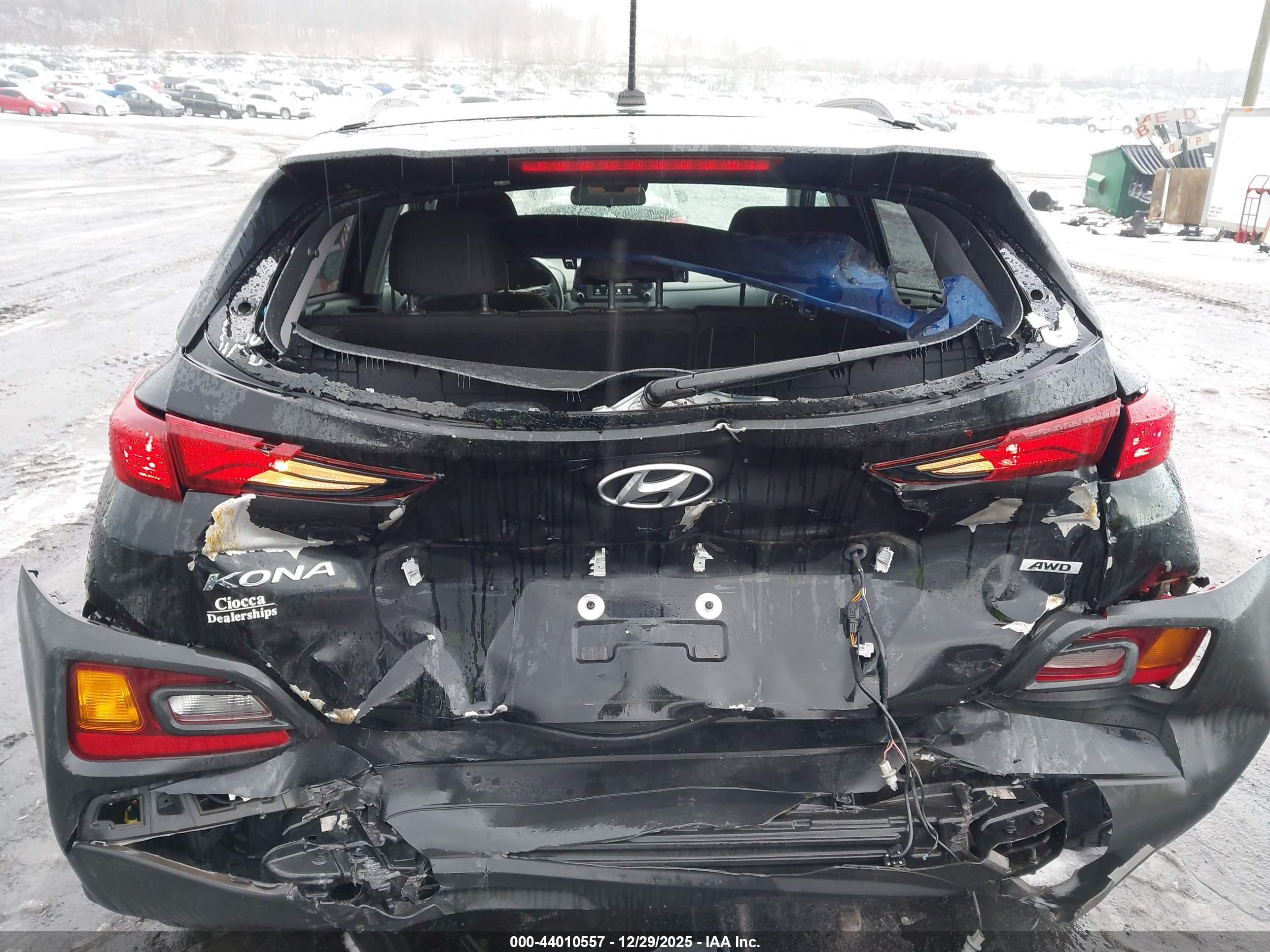 HYUNDAI KONA image 6