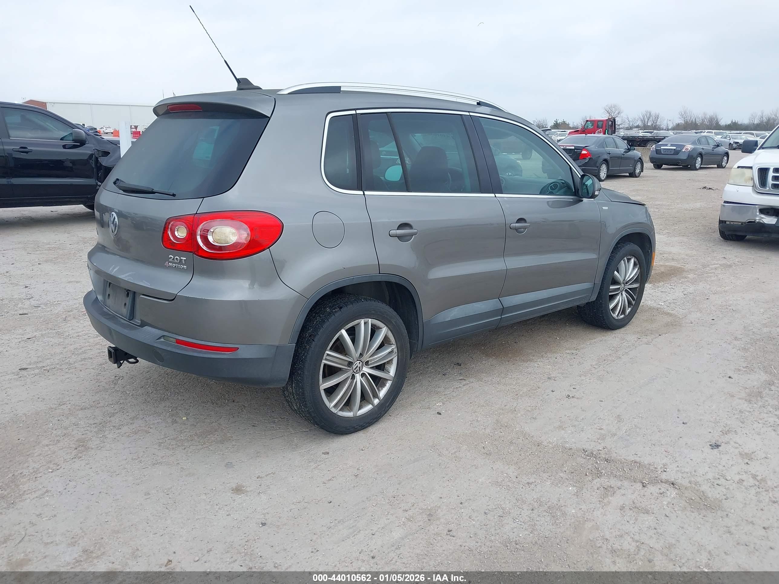 VOLKSWAGEN TIGUAN image 4