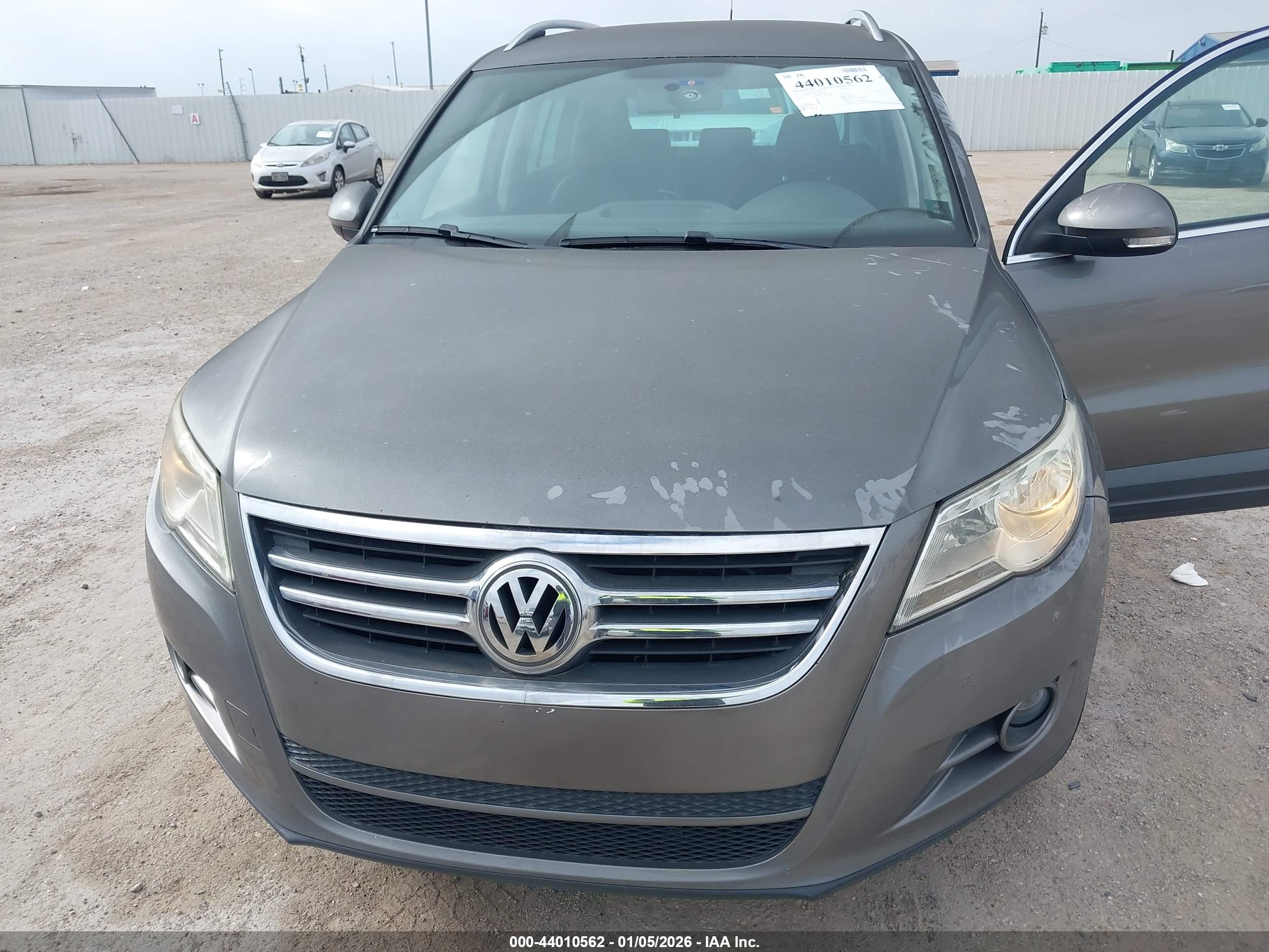 VOLKSWAGEN TIGUAN image 6