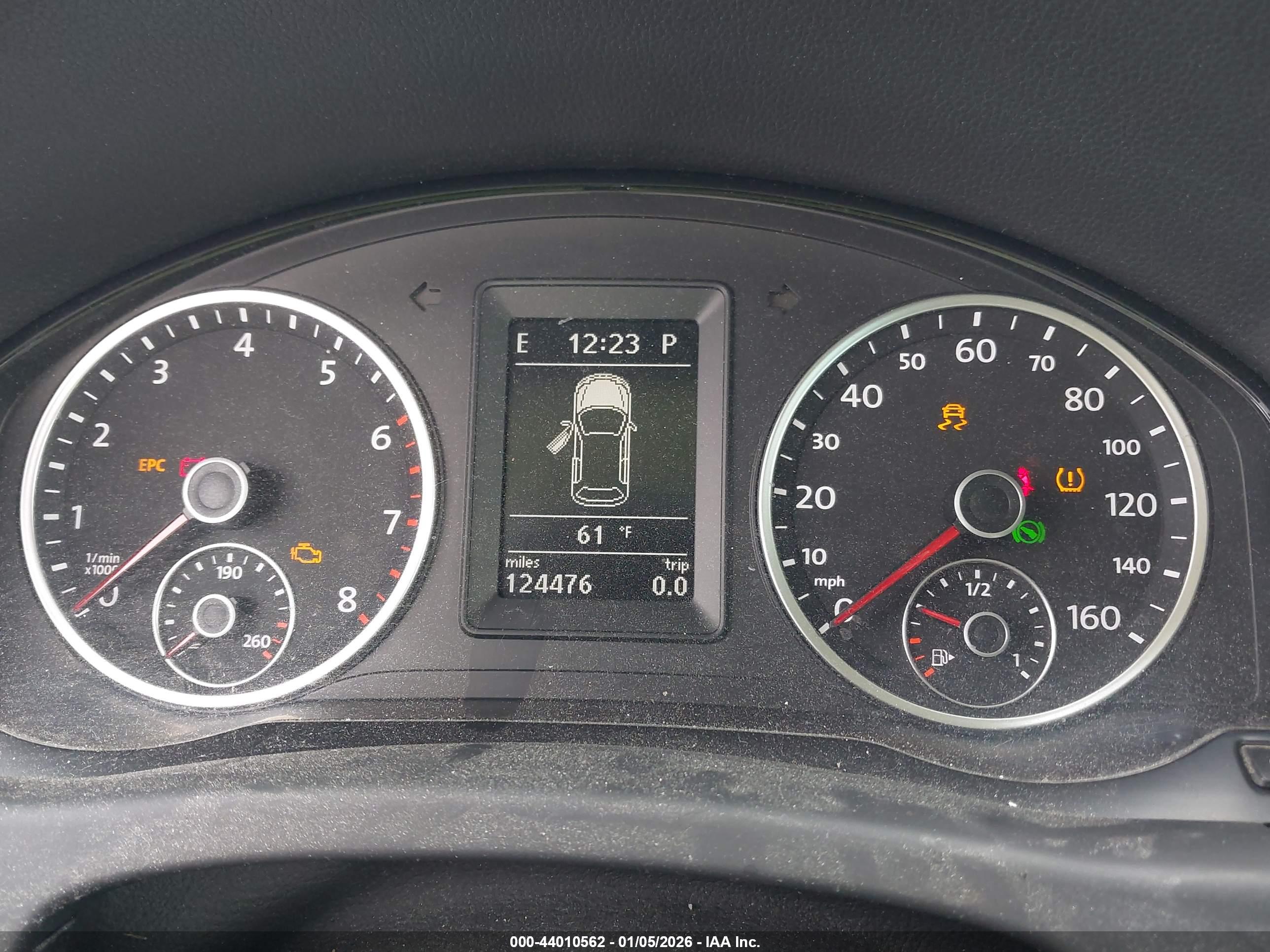 VOLKSWAGEN TIGUAN image 7