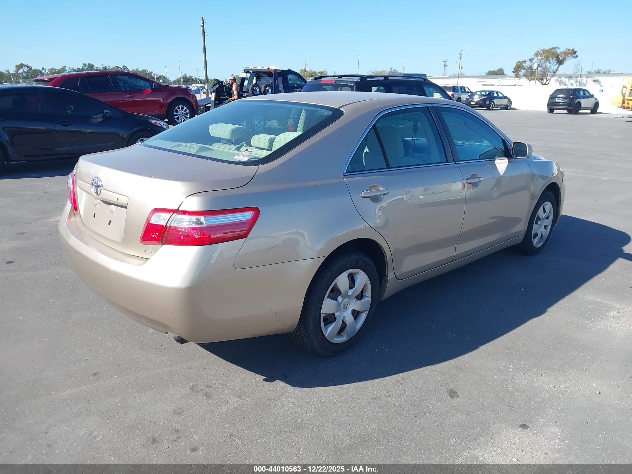 TOYOTA CAMRY image 4