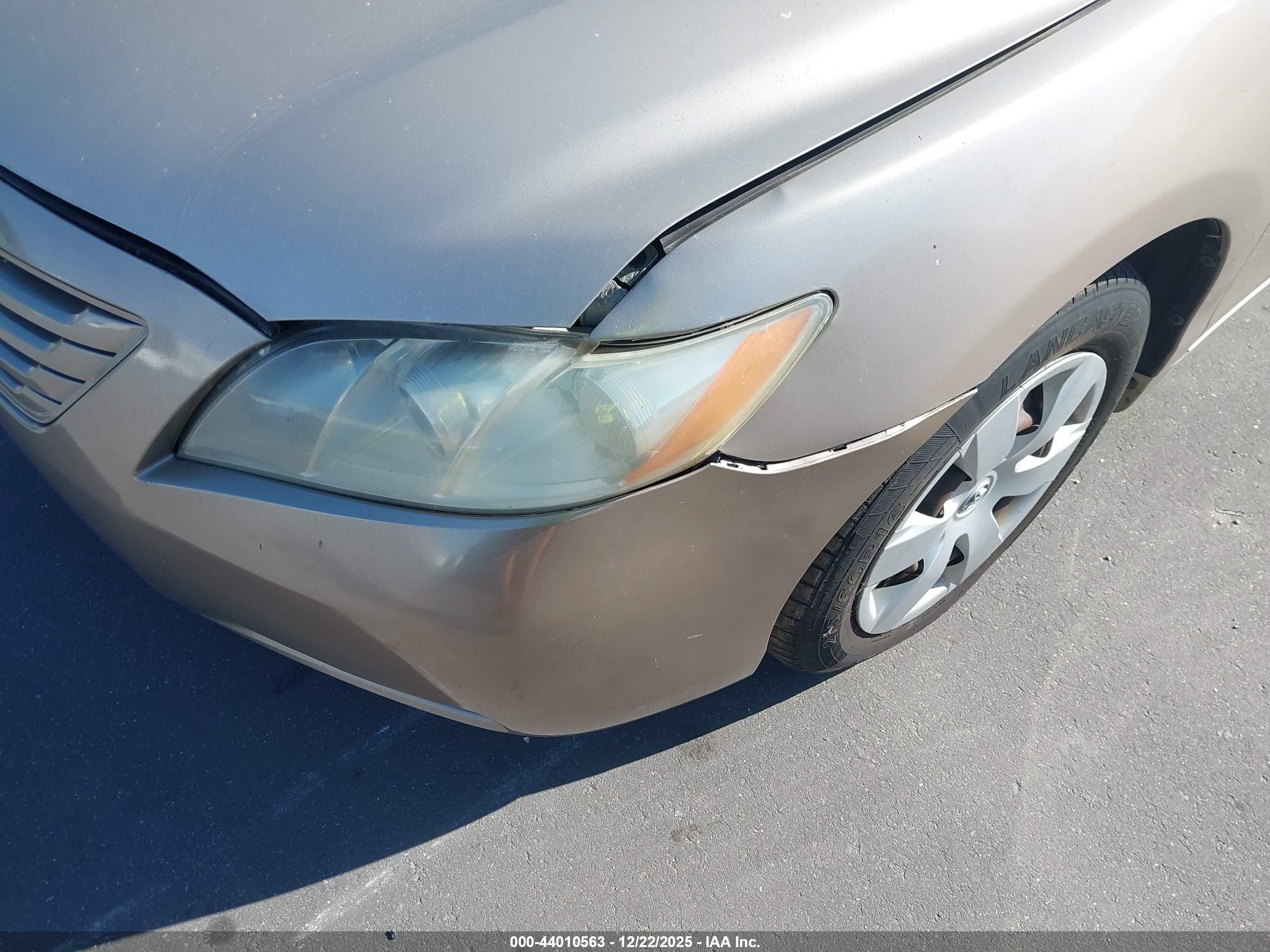 TOYOTA CAMRY image 6