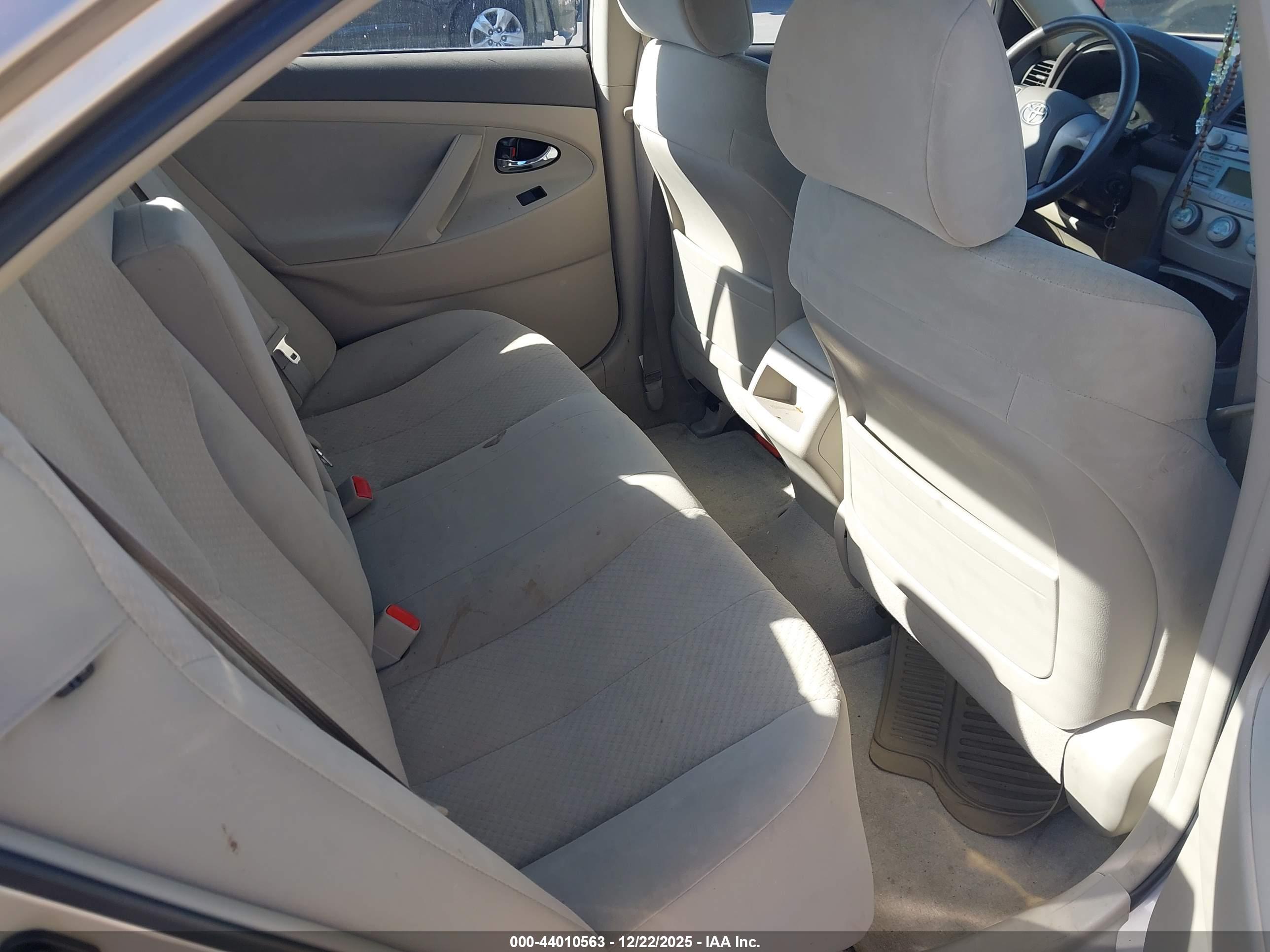 TOYOTA CAMRY image 8