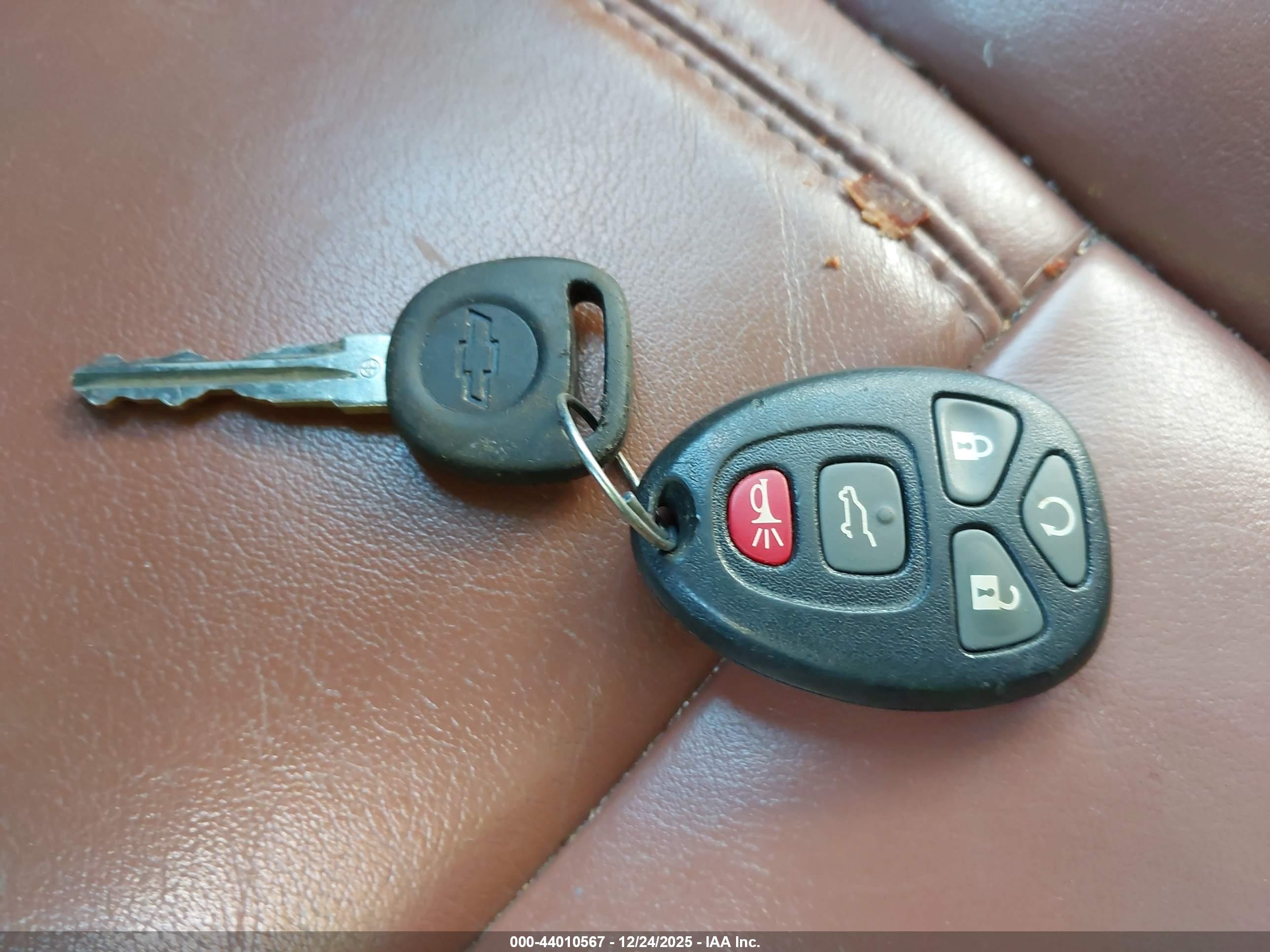 CHEVROLET TRAVERSE image 11