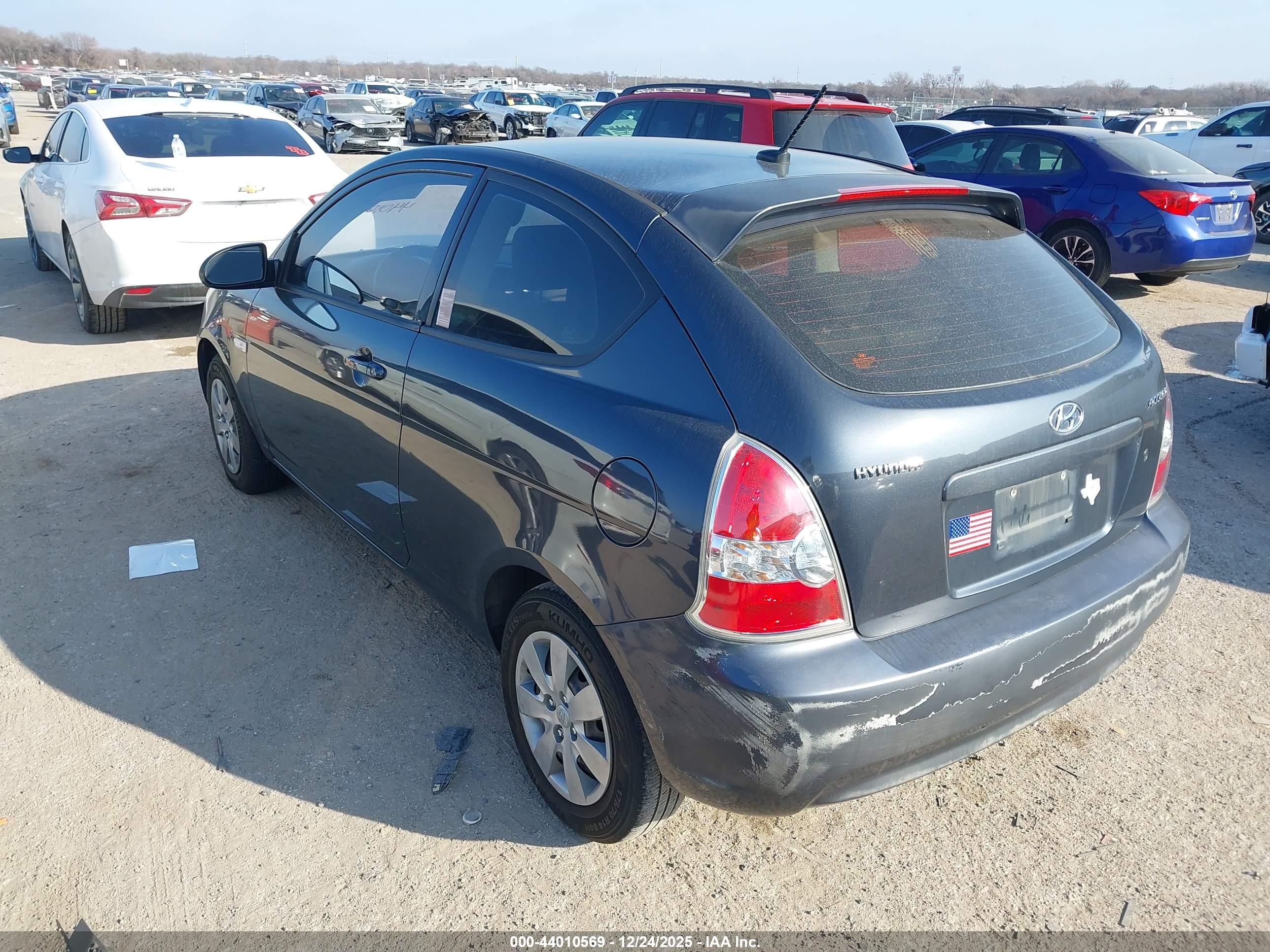 HYUNDAI ACCENT image 3