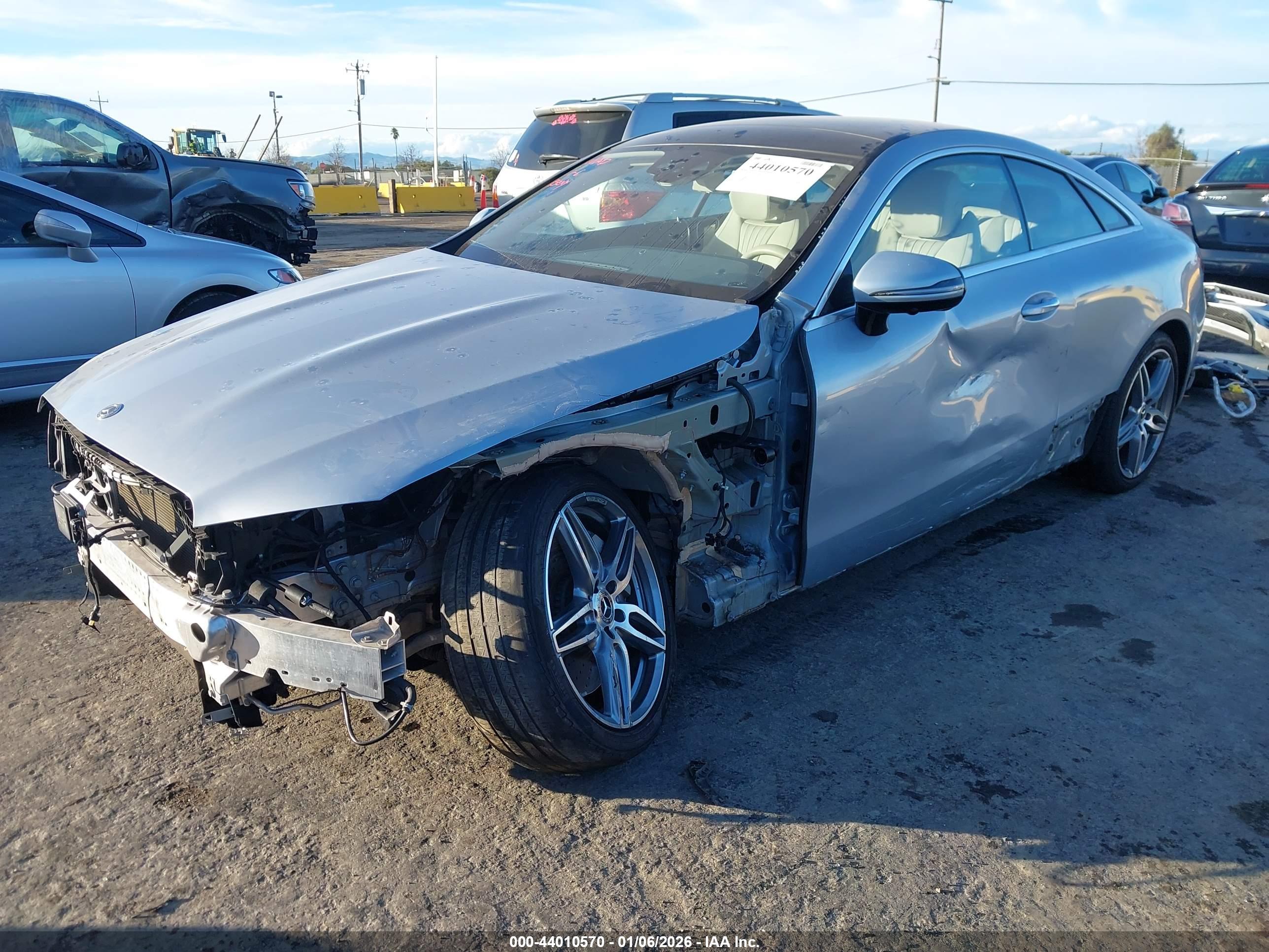 MERCEDES-BENZ E image 2