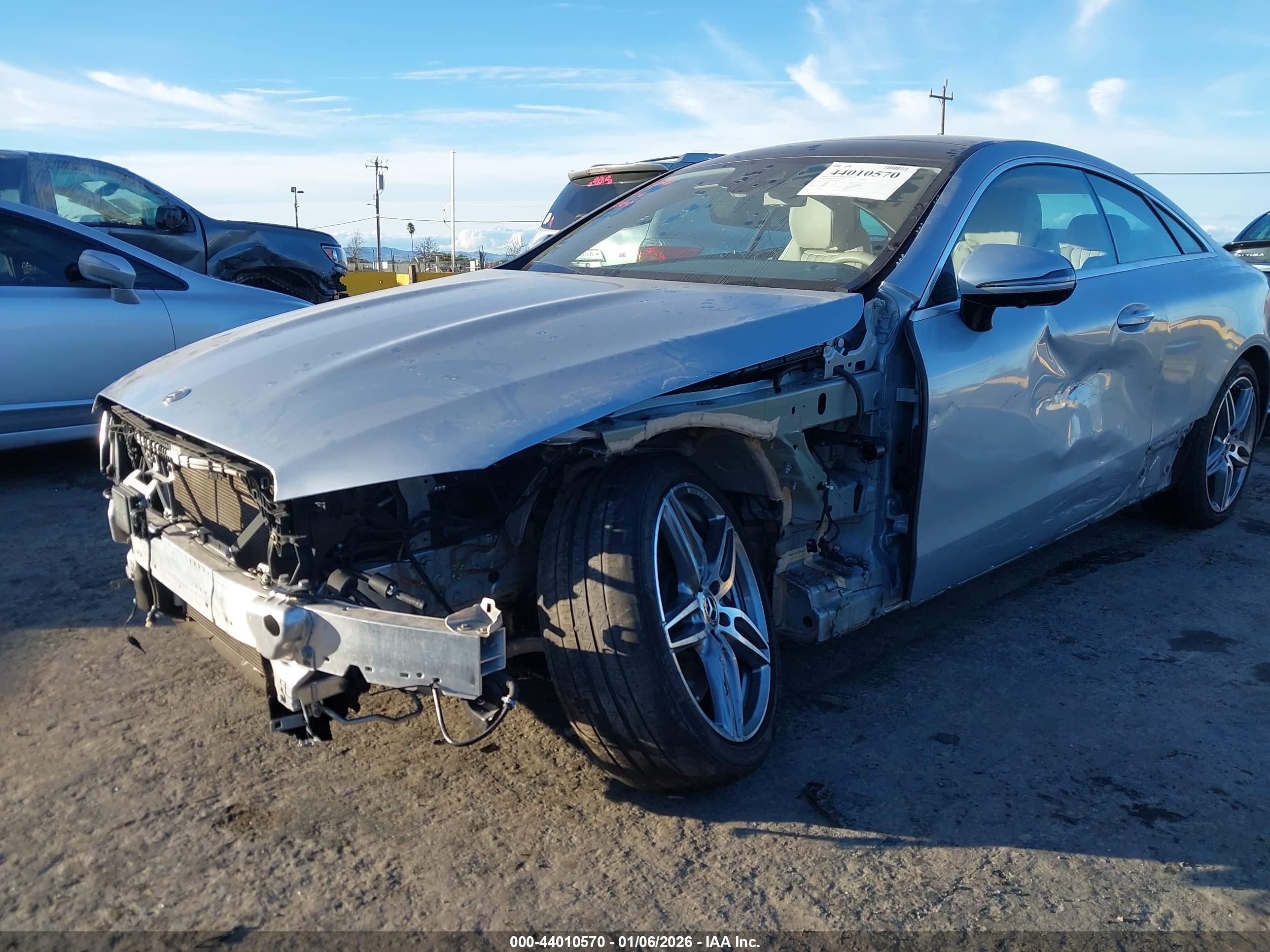MERCEDES-BENZ E image 6
