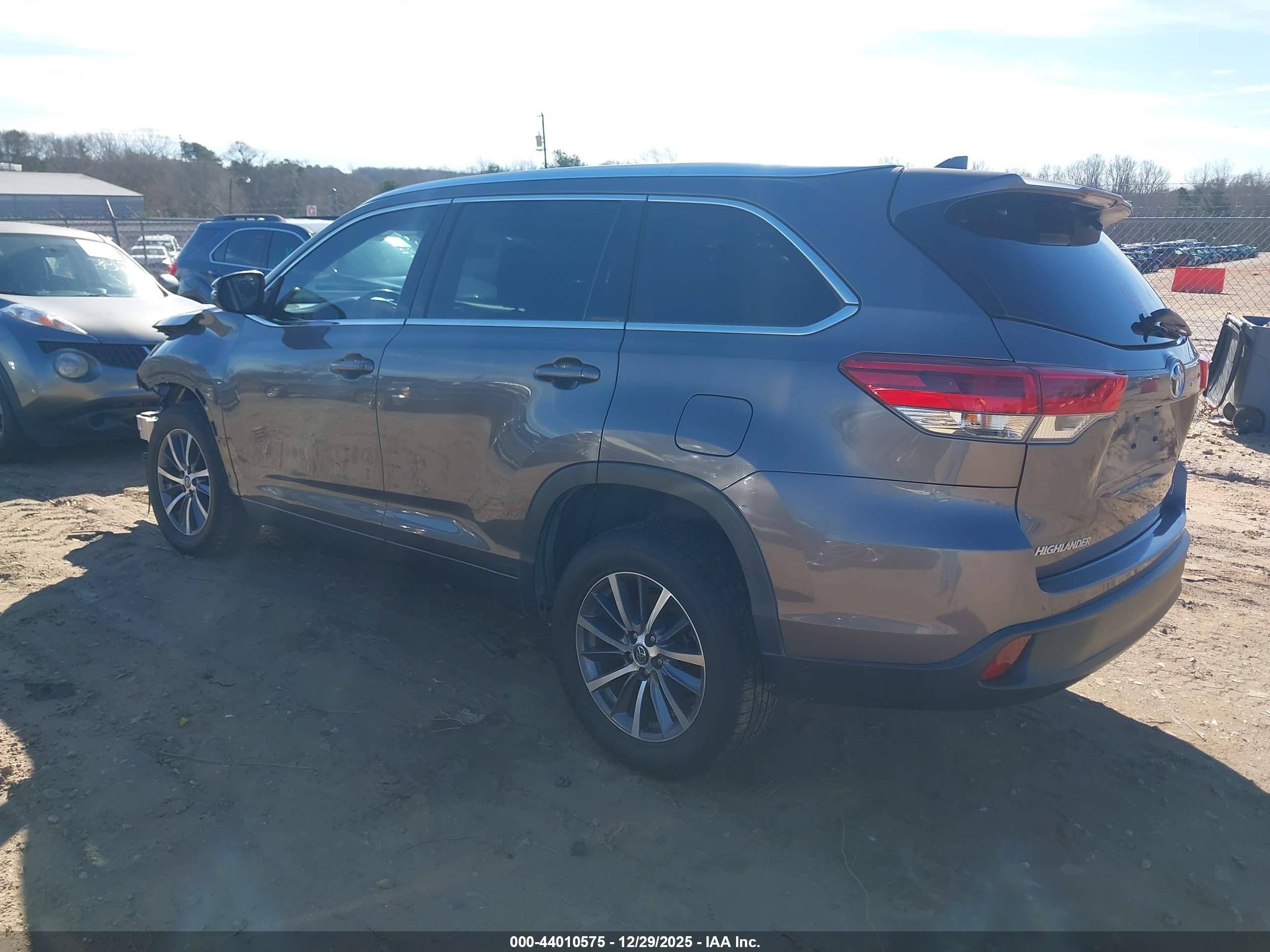 TOYOTA HIGHLANDER image 3