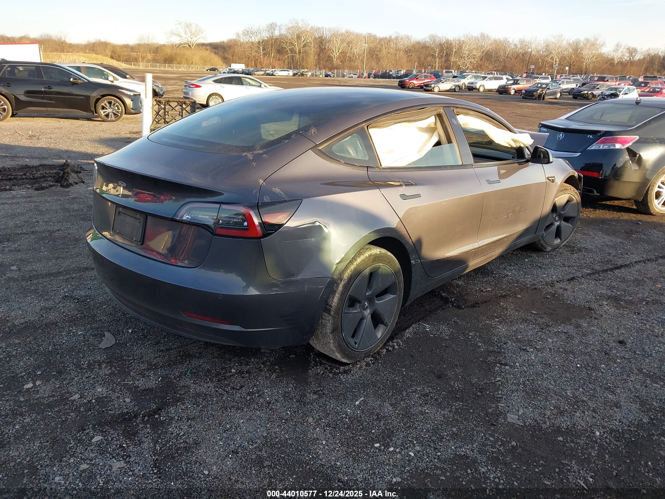 TESLA MODEL image 4