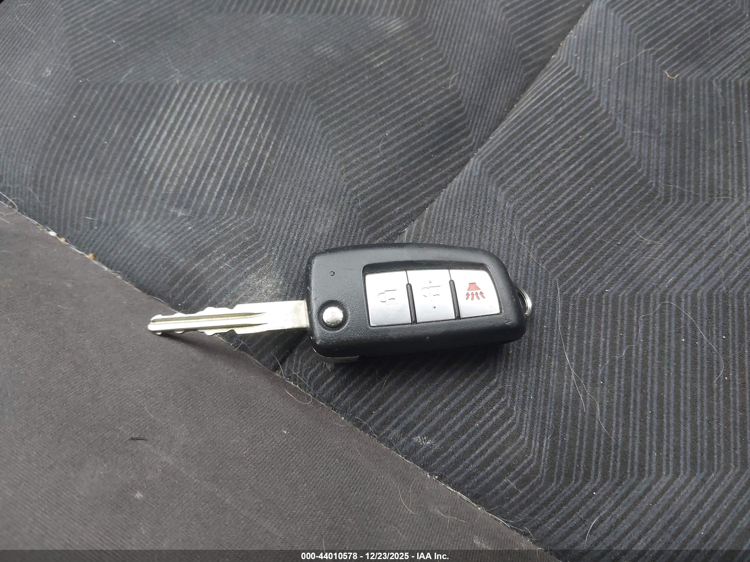 NISSAN ROGUE image 11