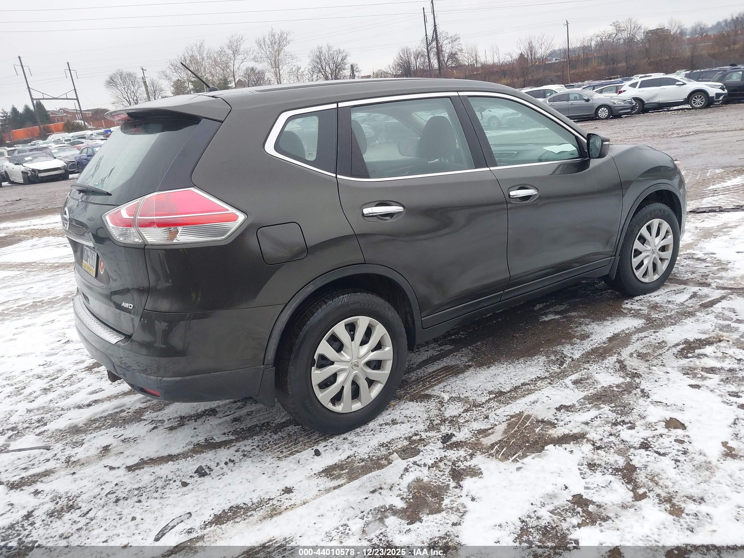 NISSAN ROGUE image 4