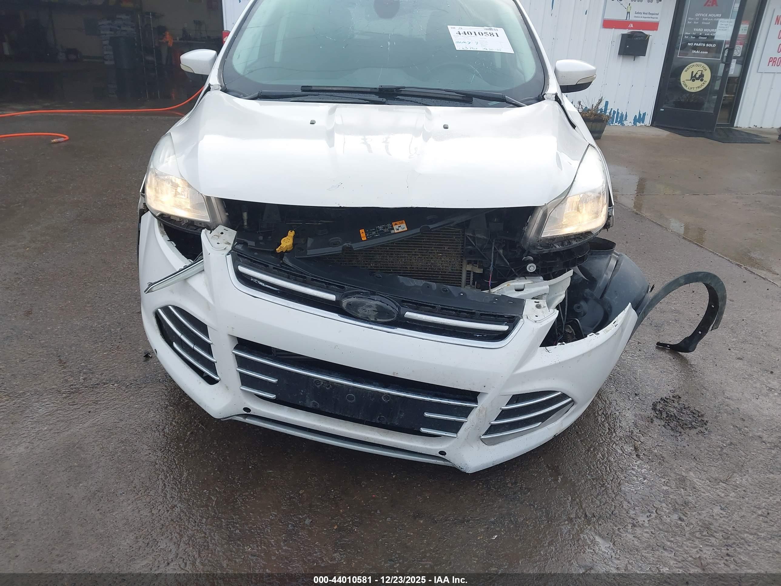 FORD ESCAPE image 6