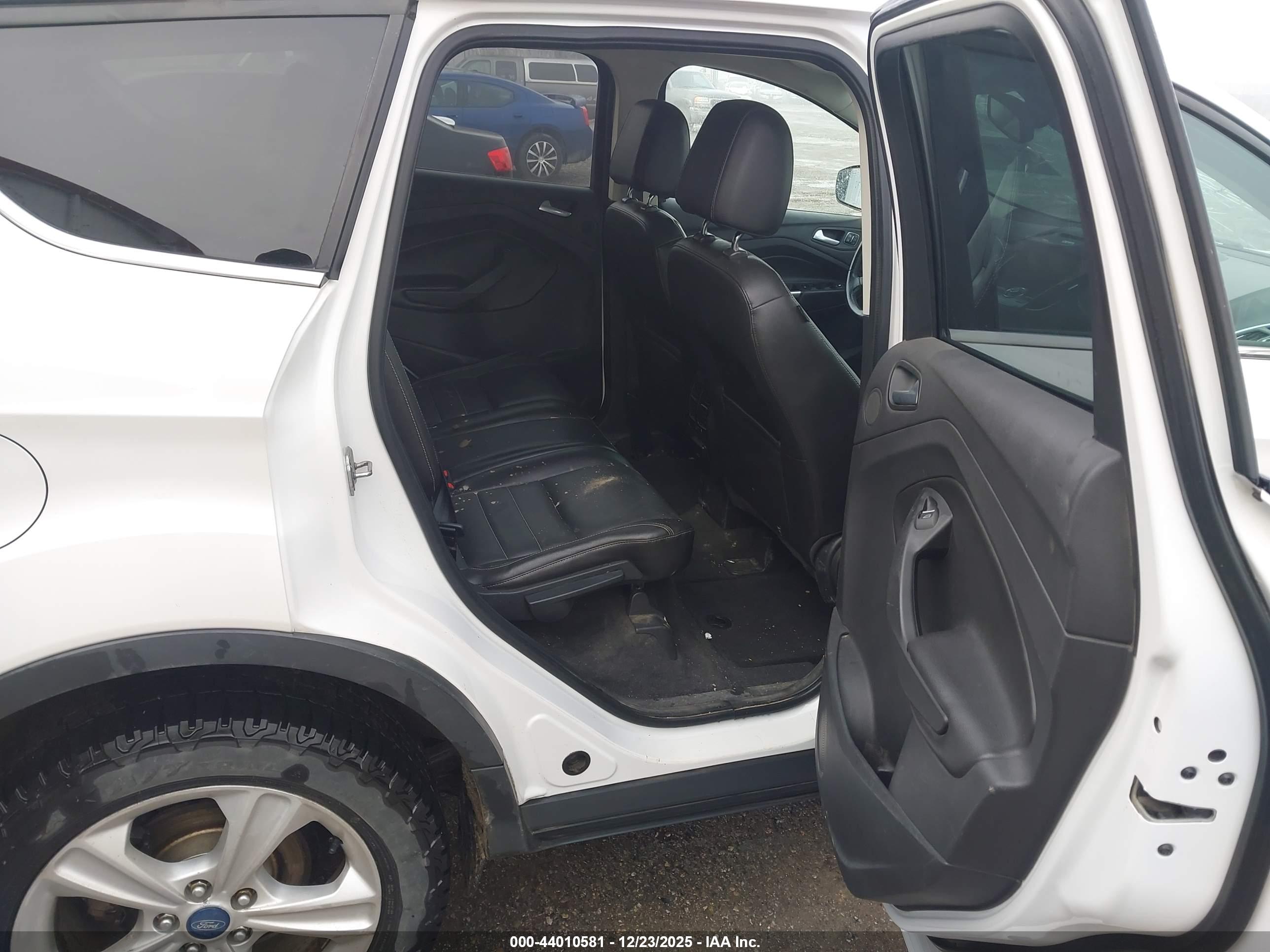 FORD ESCAPE image 8
