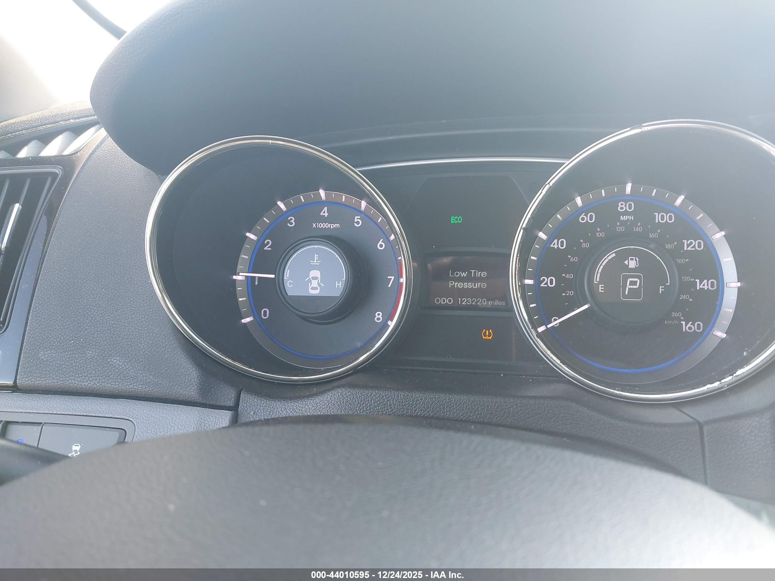 HYUNDAI SONATA image 7