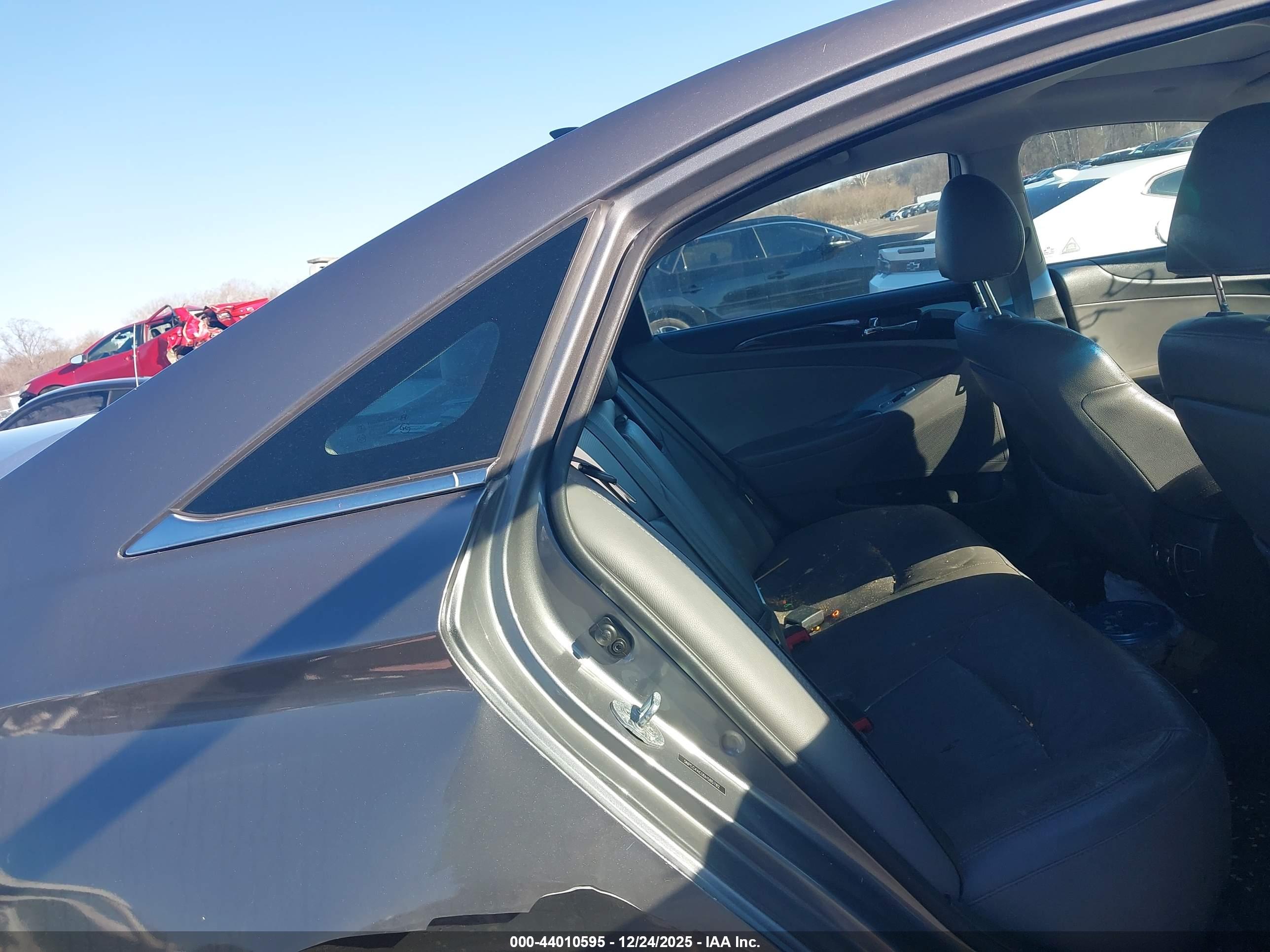 HYUNDAI SONATA image 8