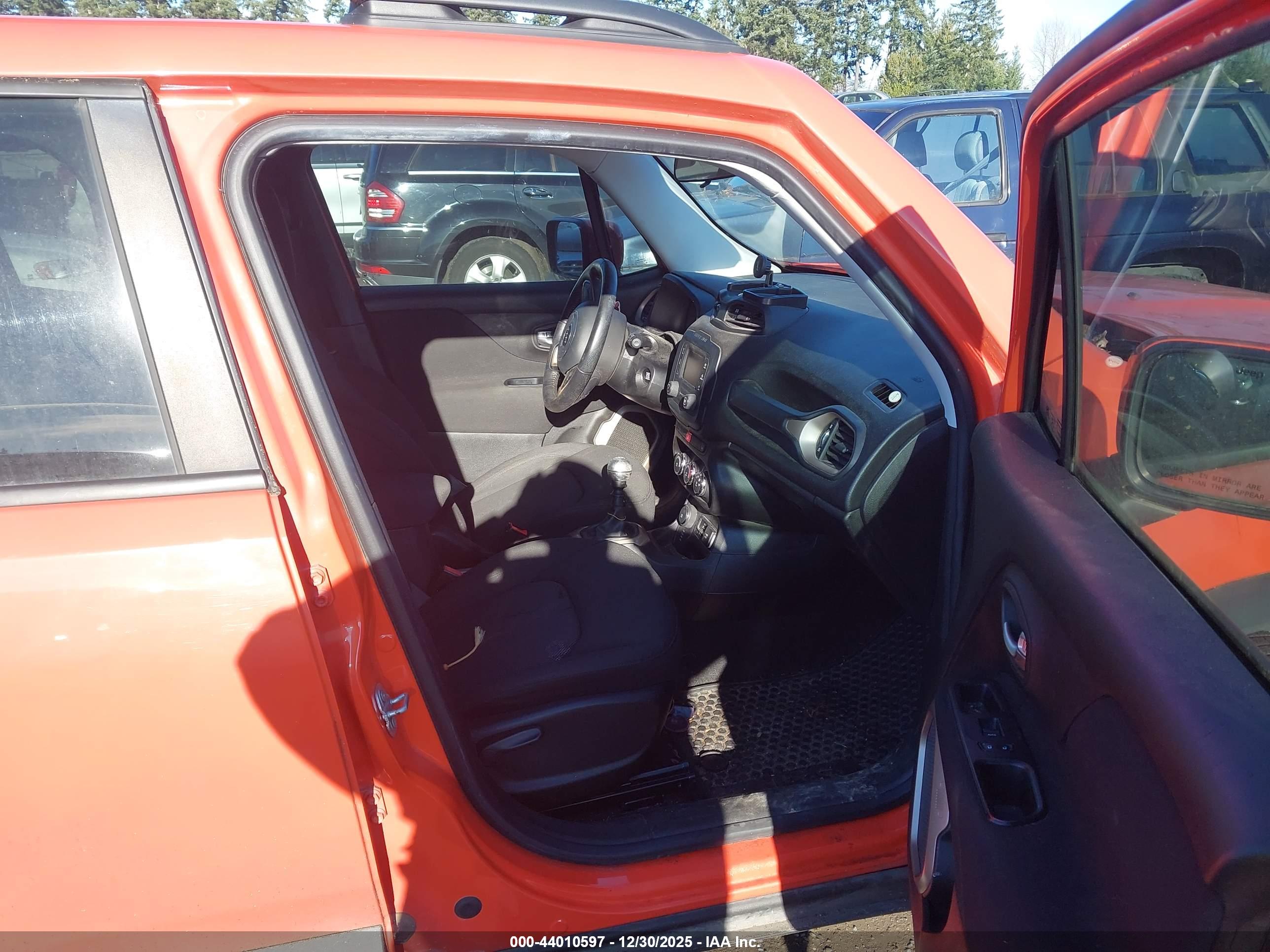 JEEP RENEGADE image 5
