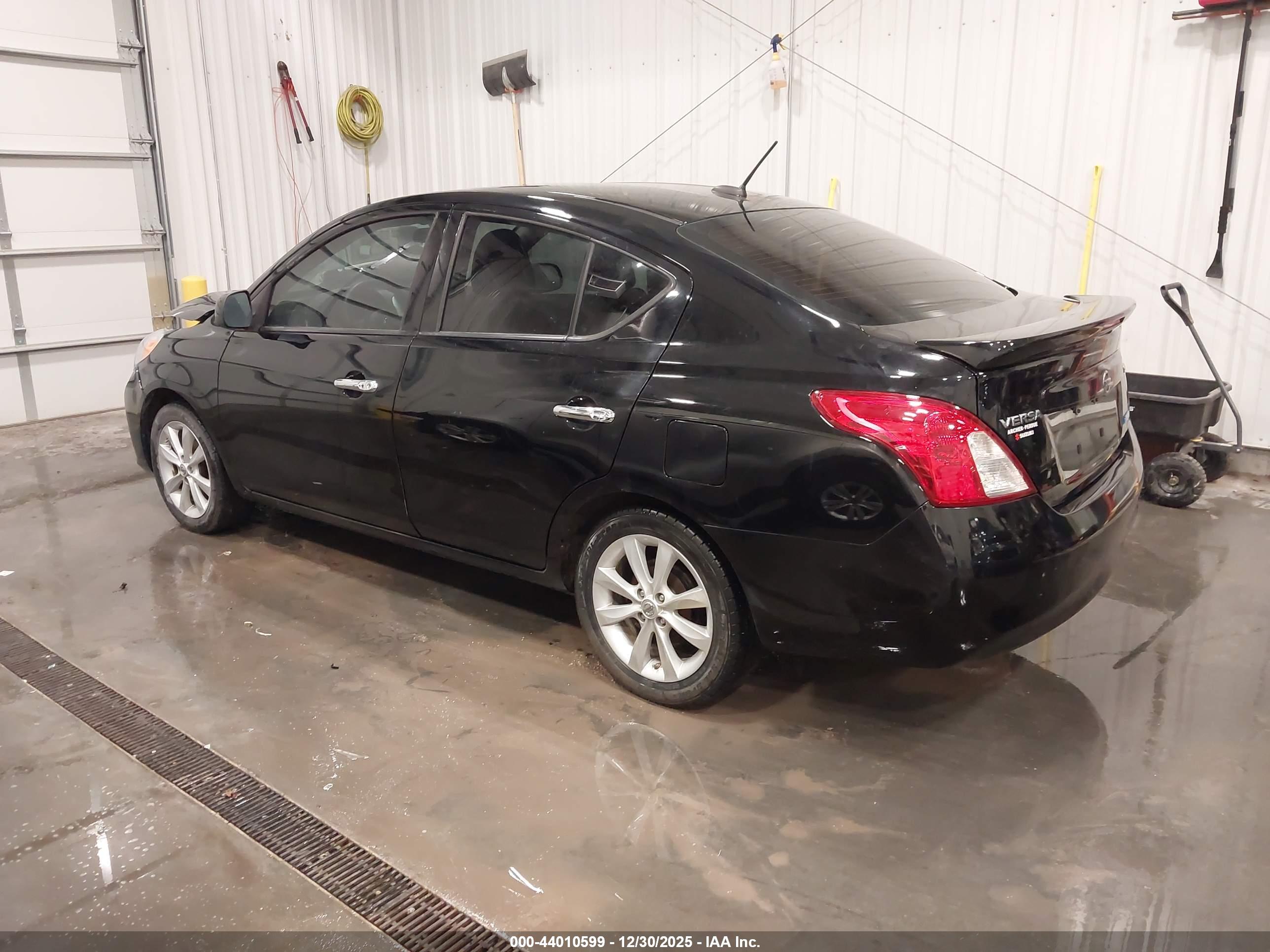 NISSAN VERSA image 3