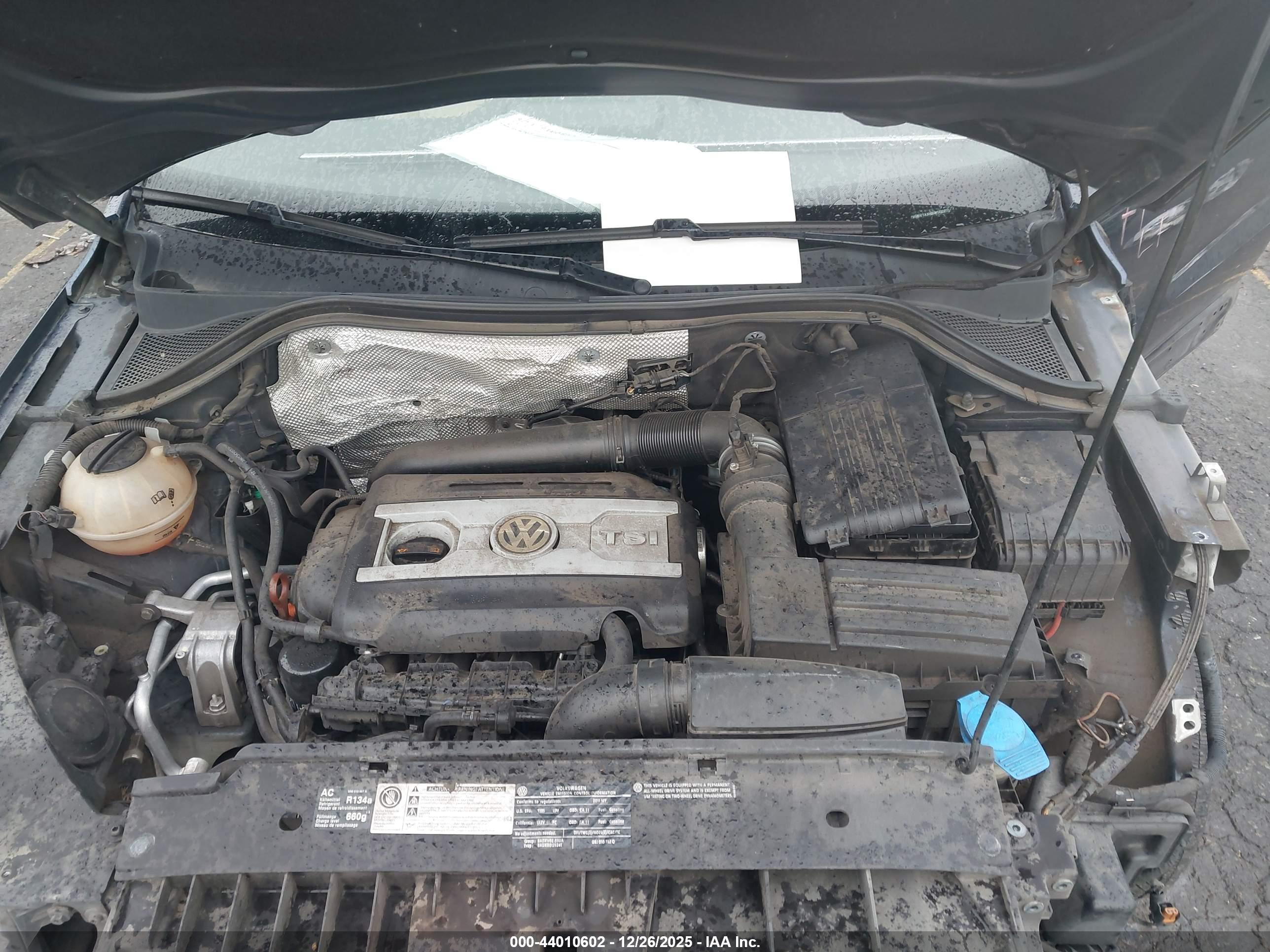 VOLKSWAGEN TIGUAN image 10