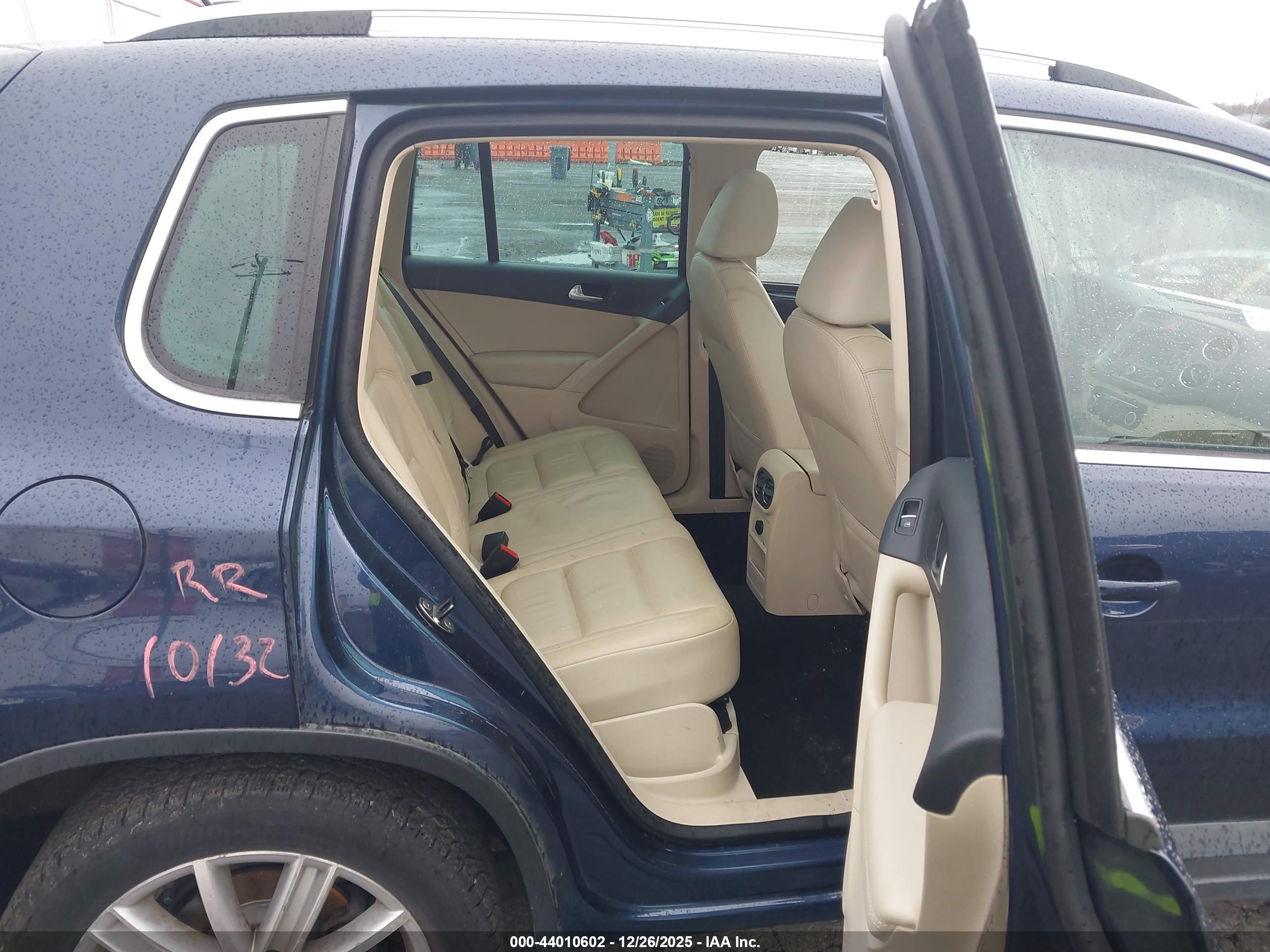 VOLKSWAGEN TIGUAN image 8