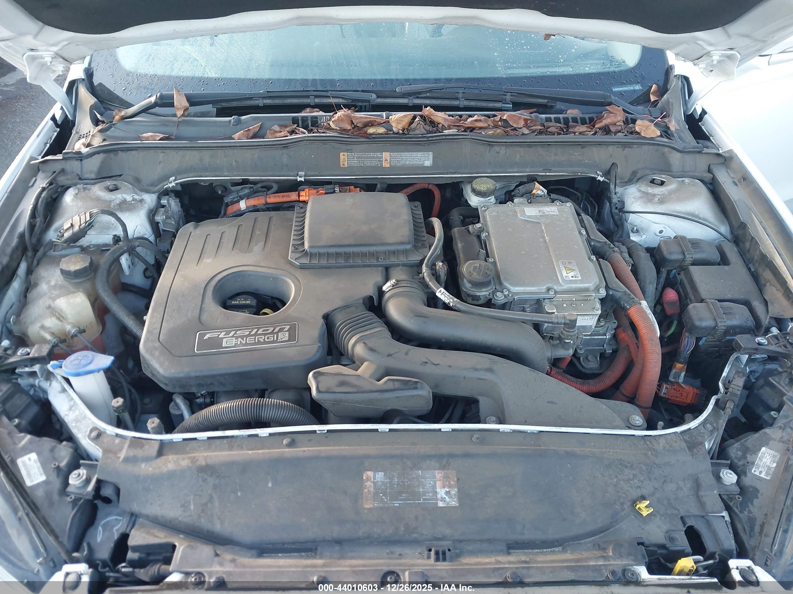 FORD FUSION image 10
