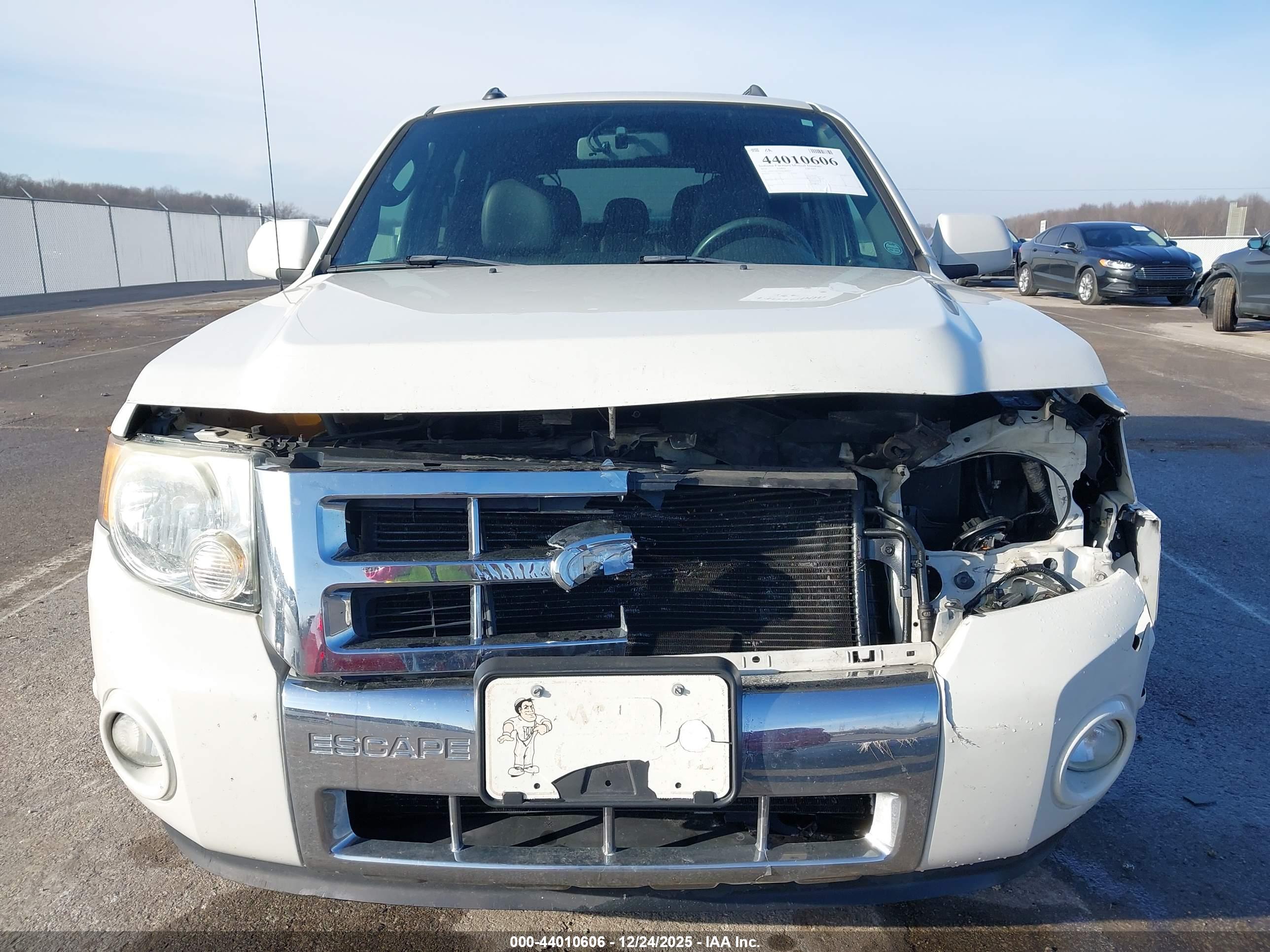 FORD ESCAPE image 6