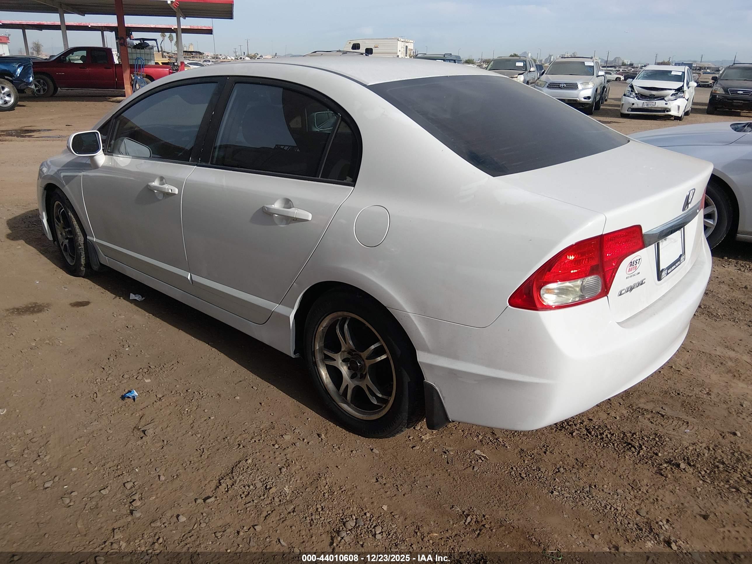 HONDA CIVIC image 3