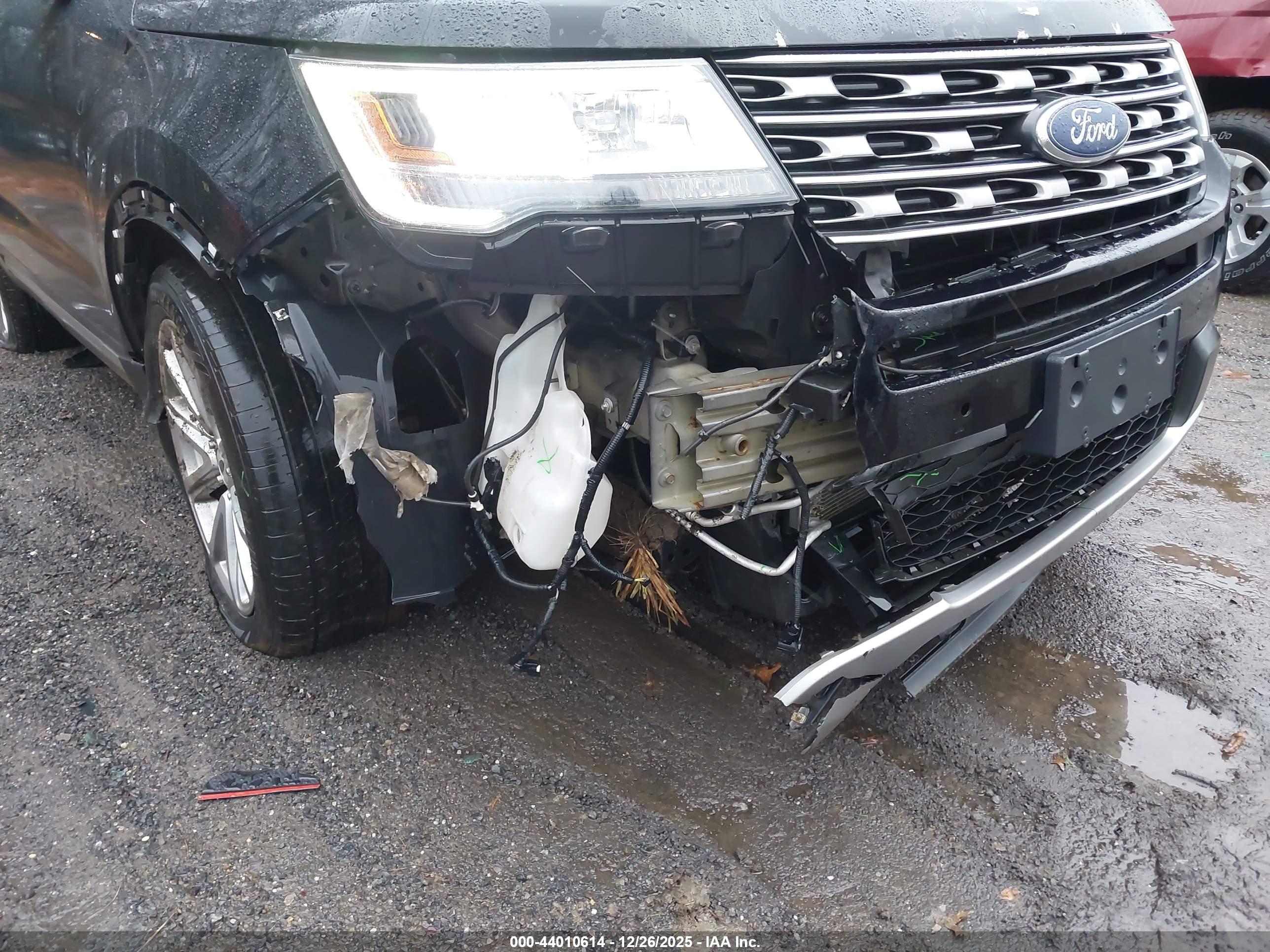FORD EXPLORER image 6