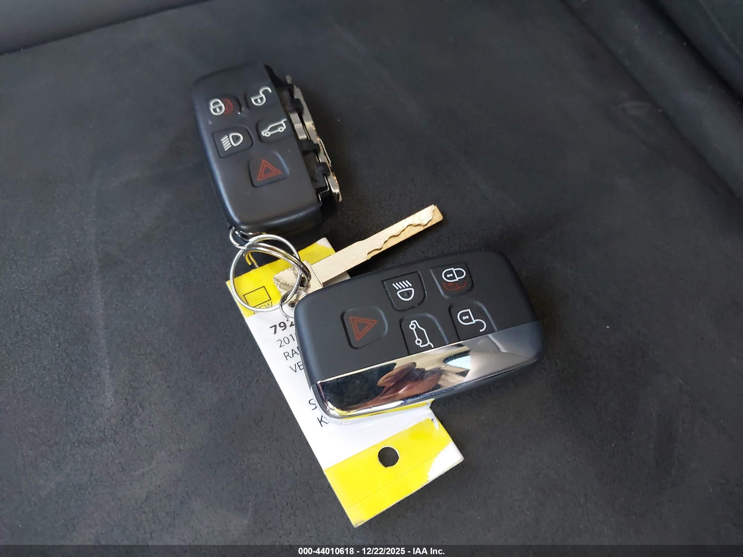 LAND ROVER image 11
