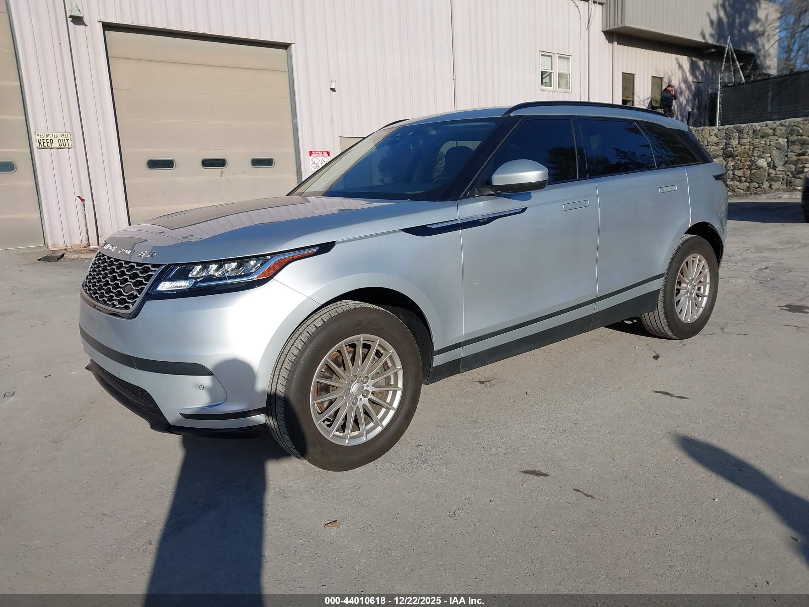 LAND ROVER image 2