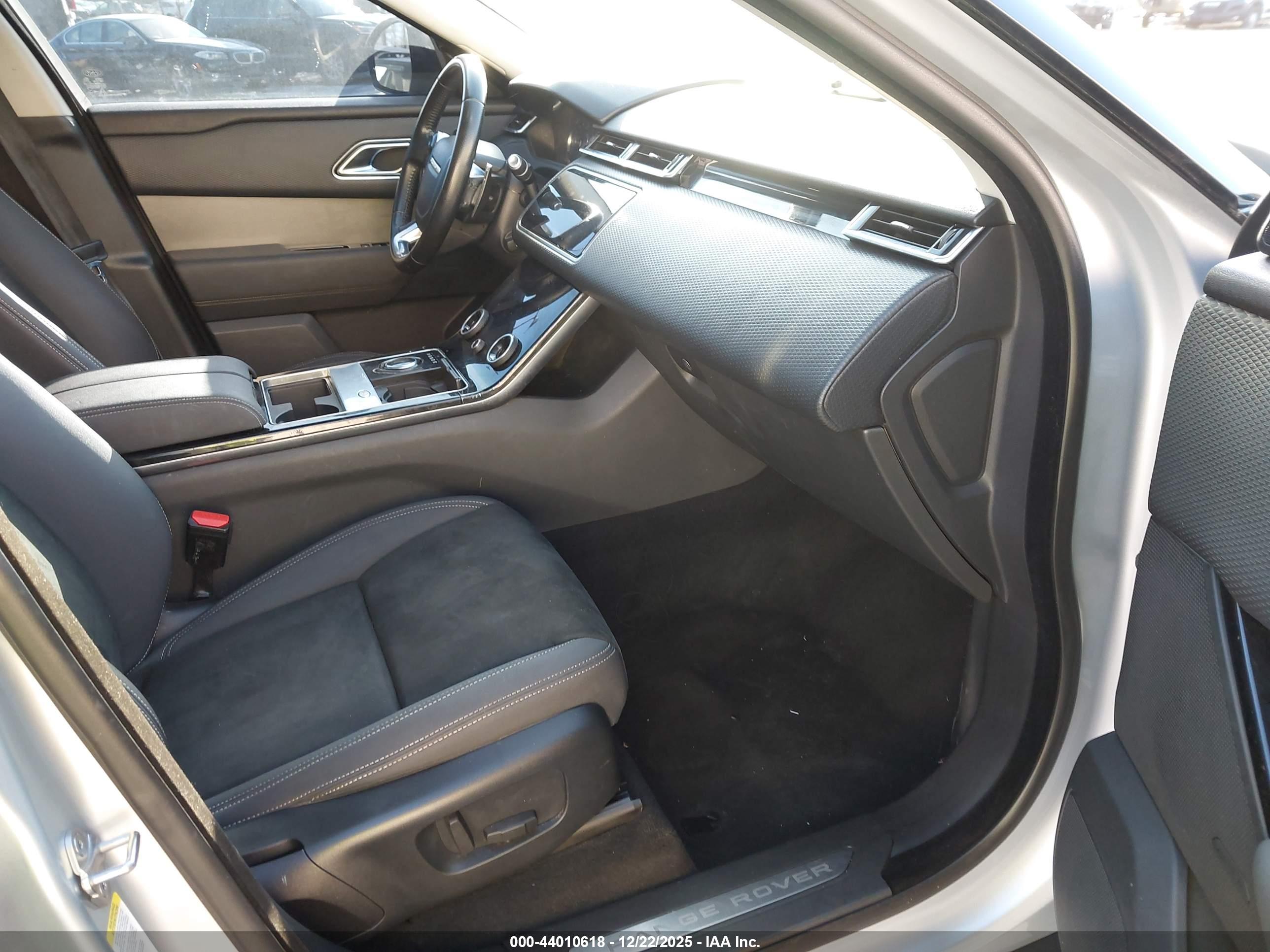 LAND ROVER image 5