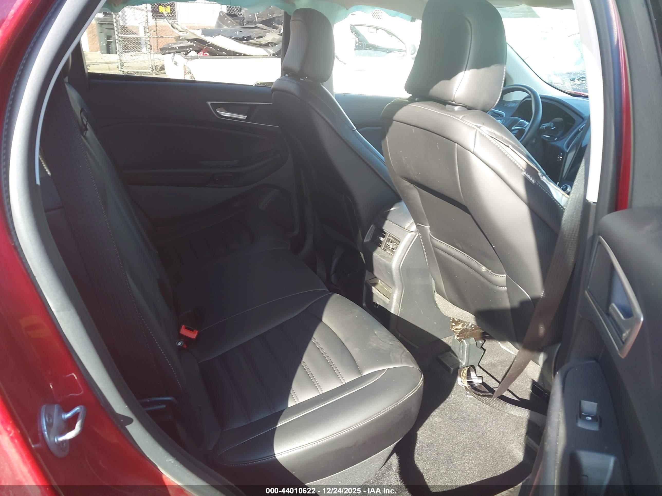 FORD EDGE image 8