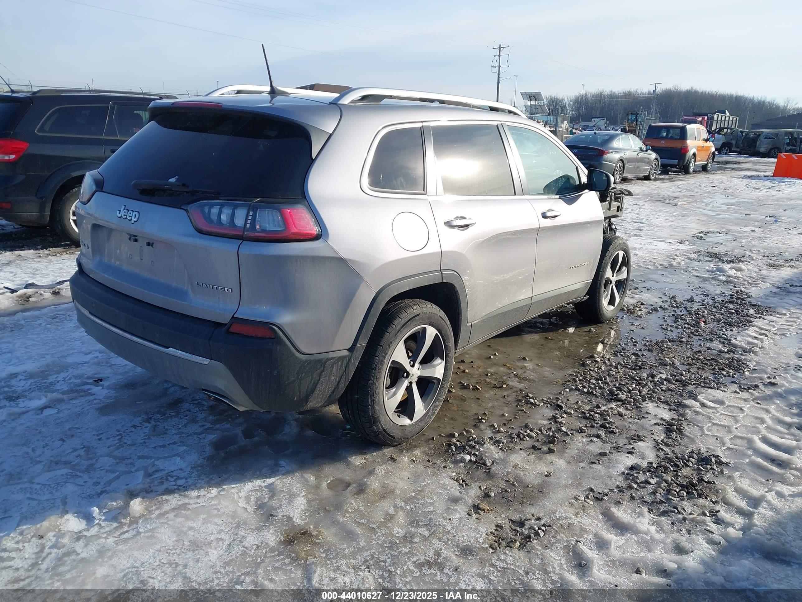 JEEP CHEROKEE image 4
