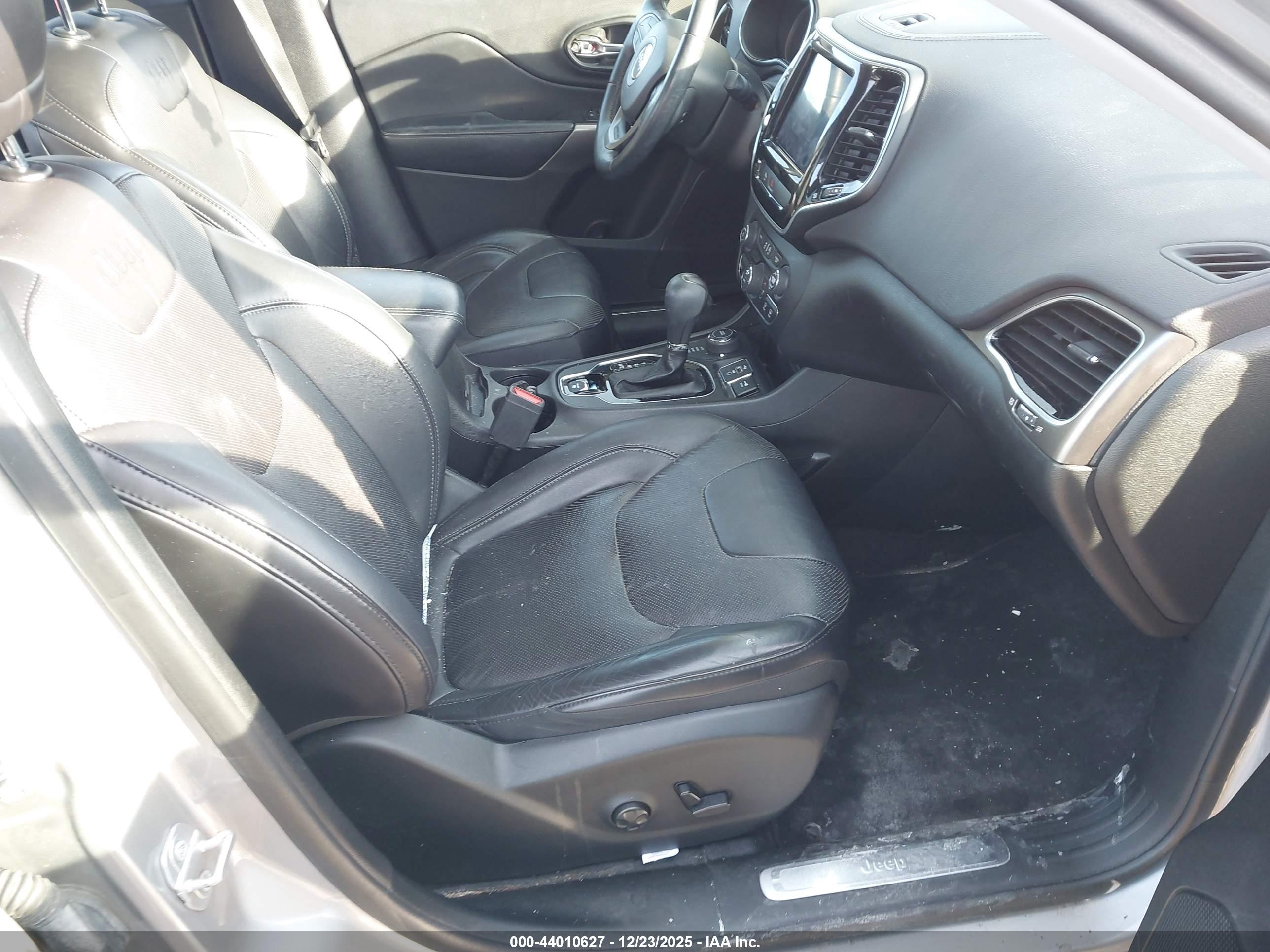 JEEP CHEROKEE image 5