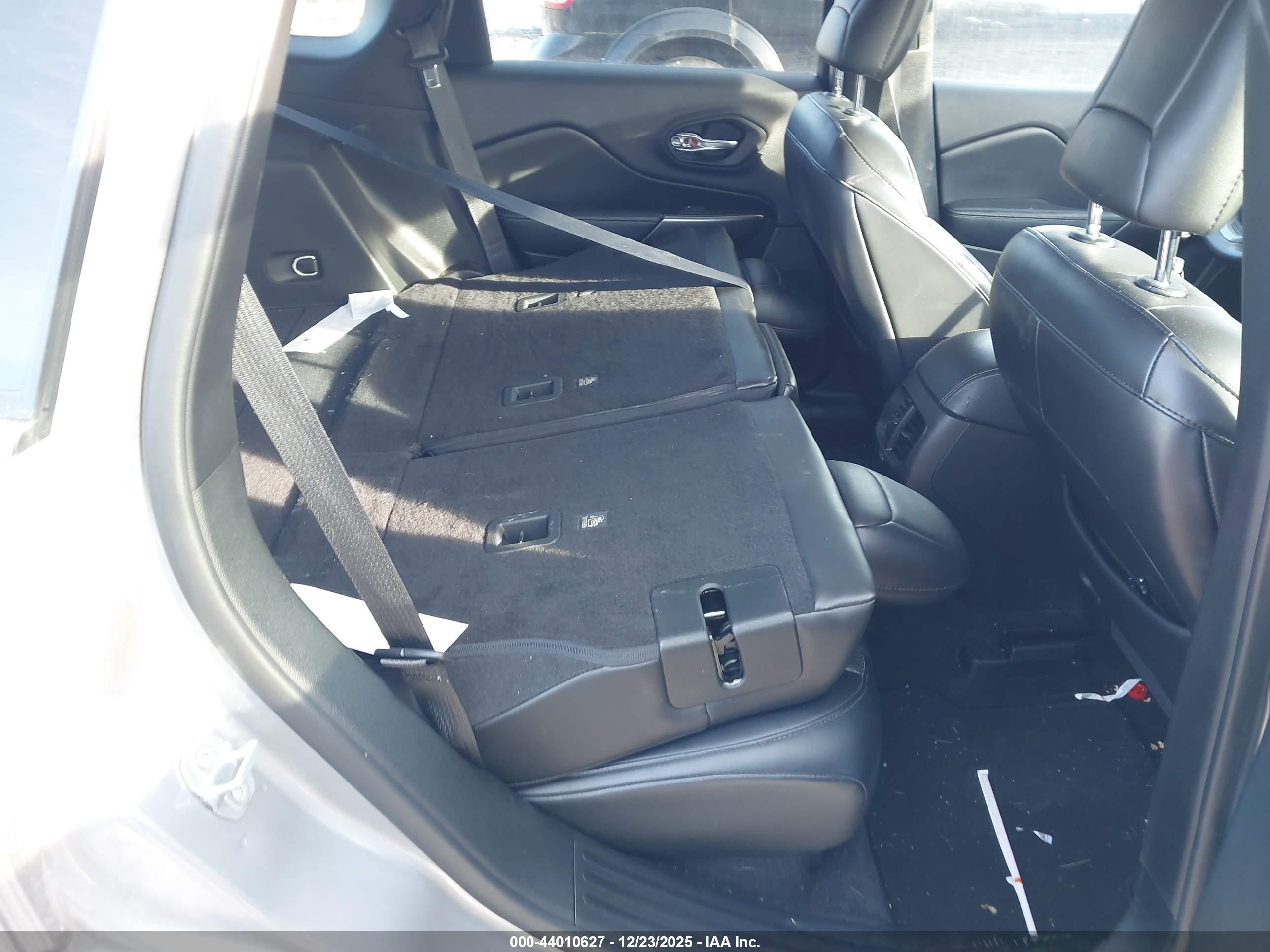 JEEP CHEROKEE image 8