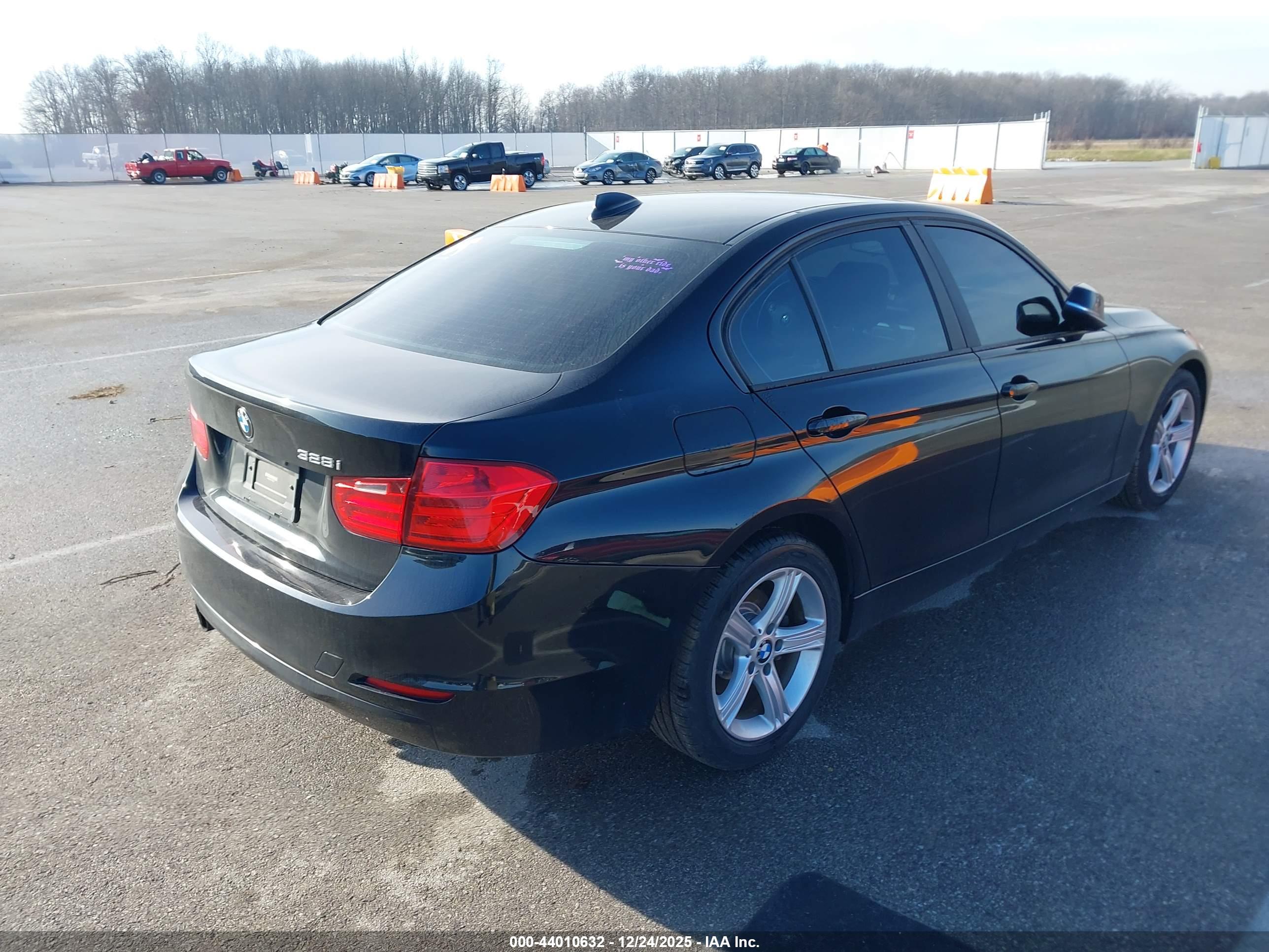 BMW 328I image 4