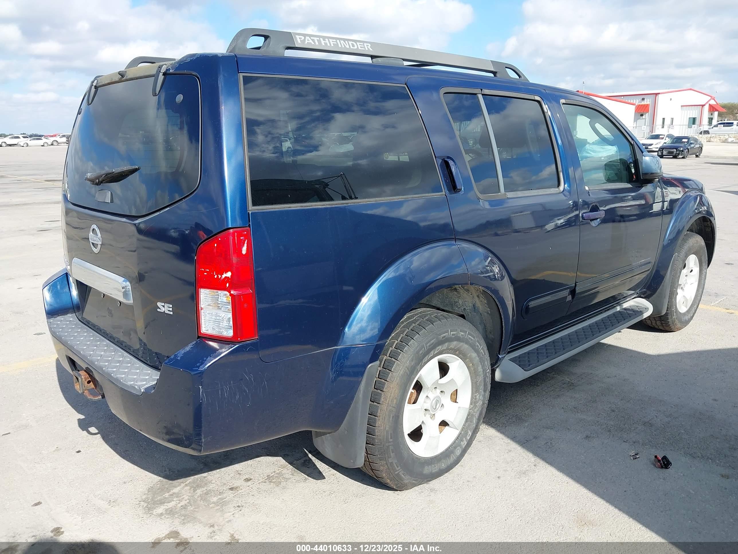 NISSAN PATHFINDER image 4