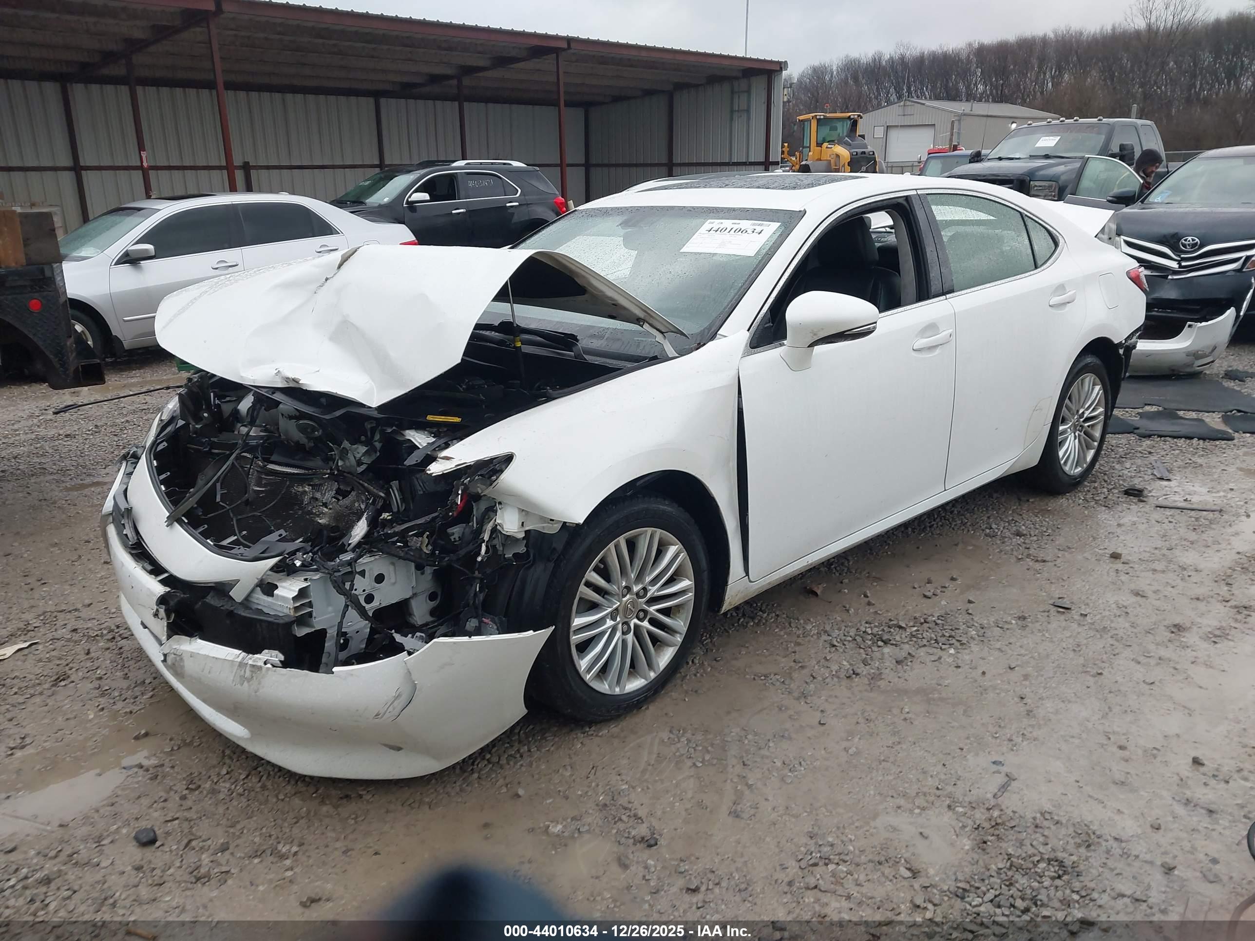 LEXUS ES image 2