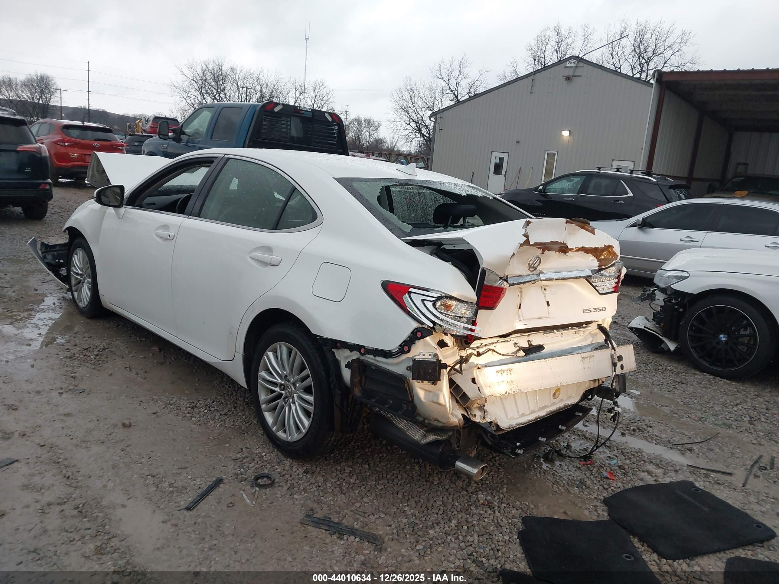 LEXUS ES image 3