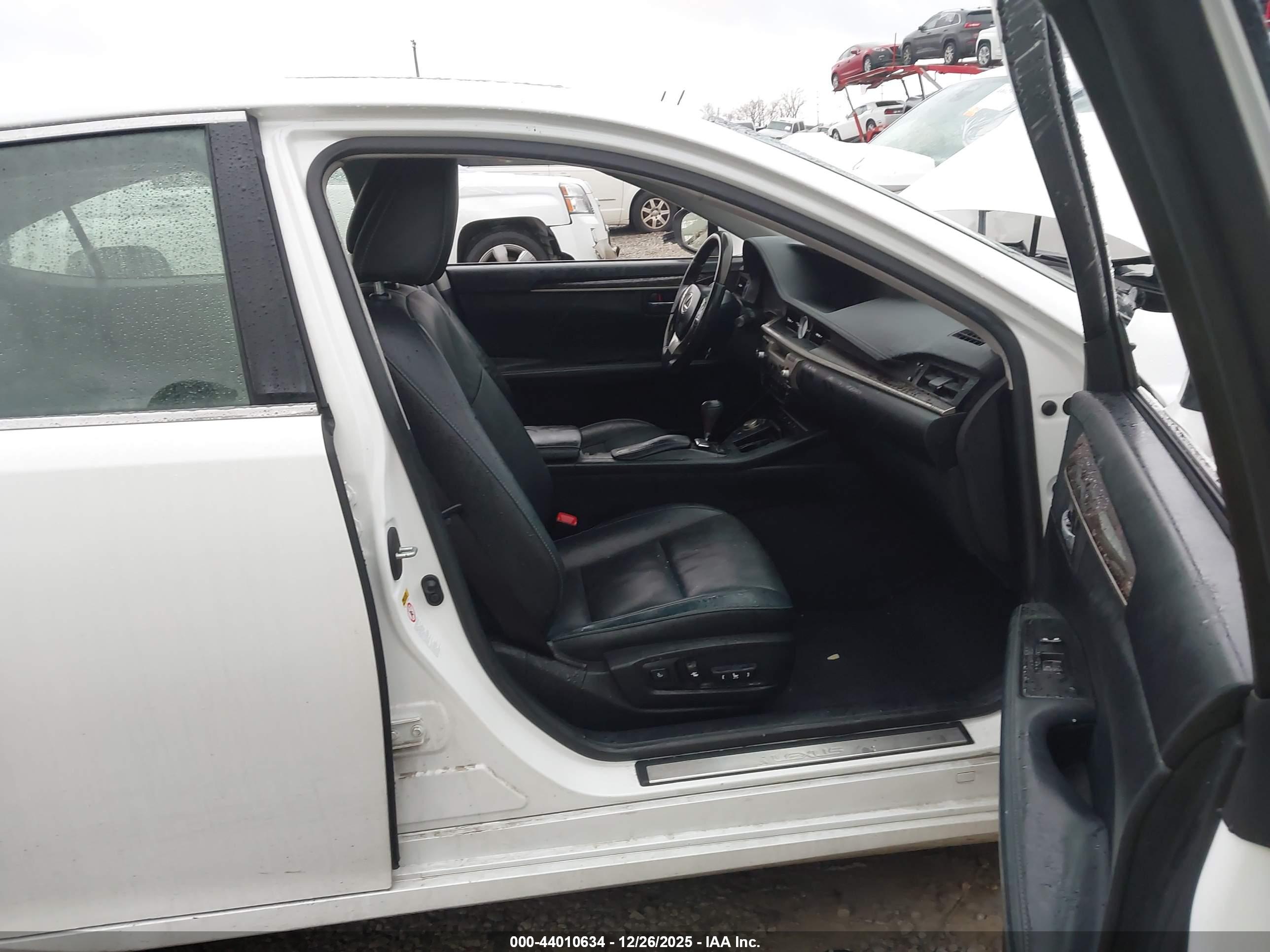 LEXUS ES image 5