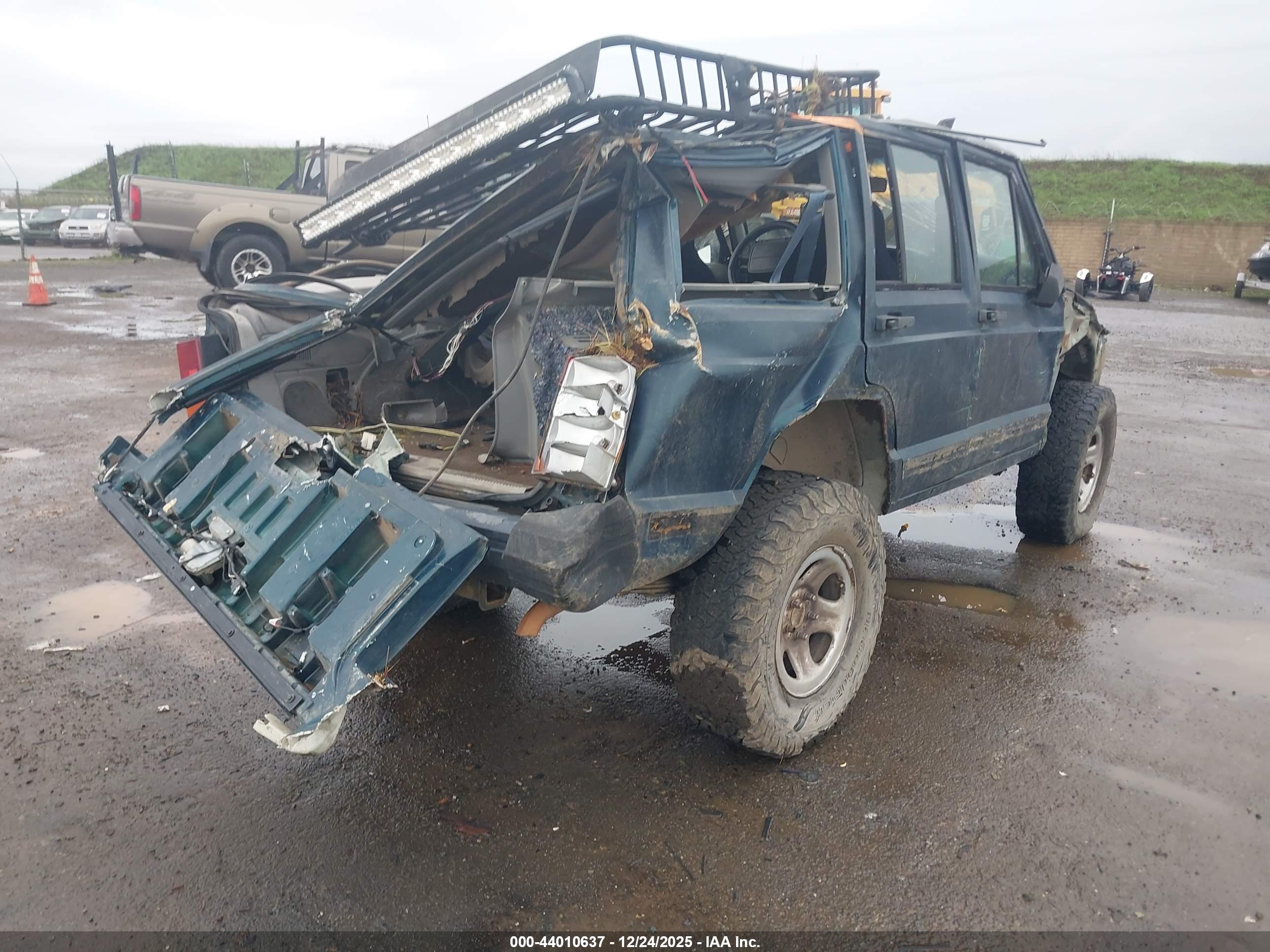 JEEP CHEROKEE image 4