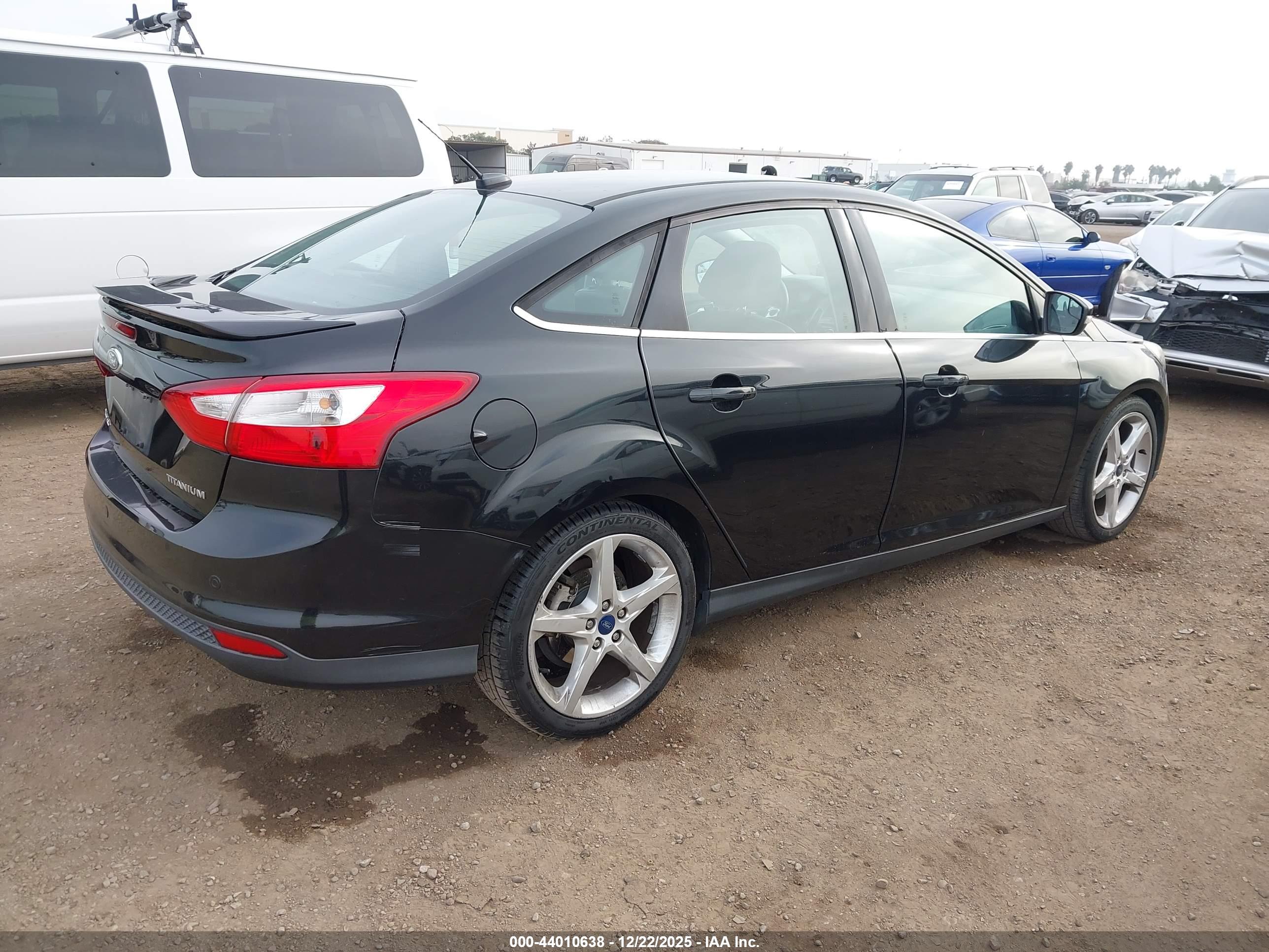 FORD FOCUS image 4