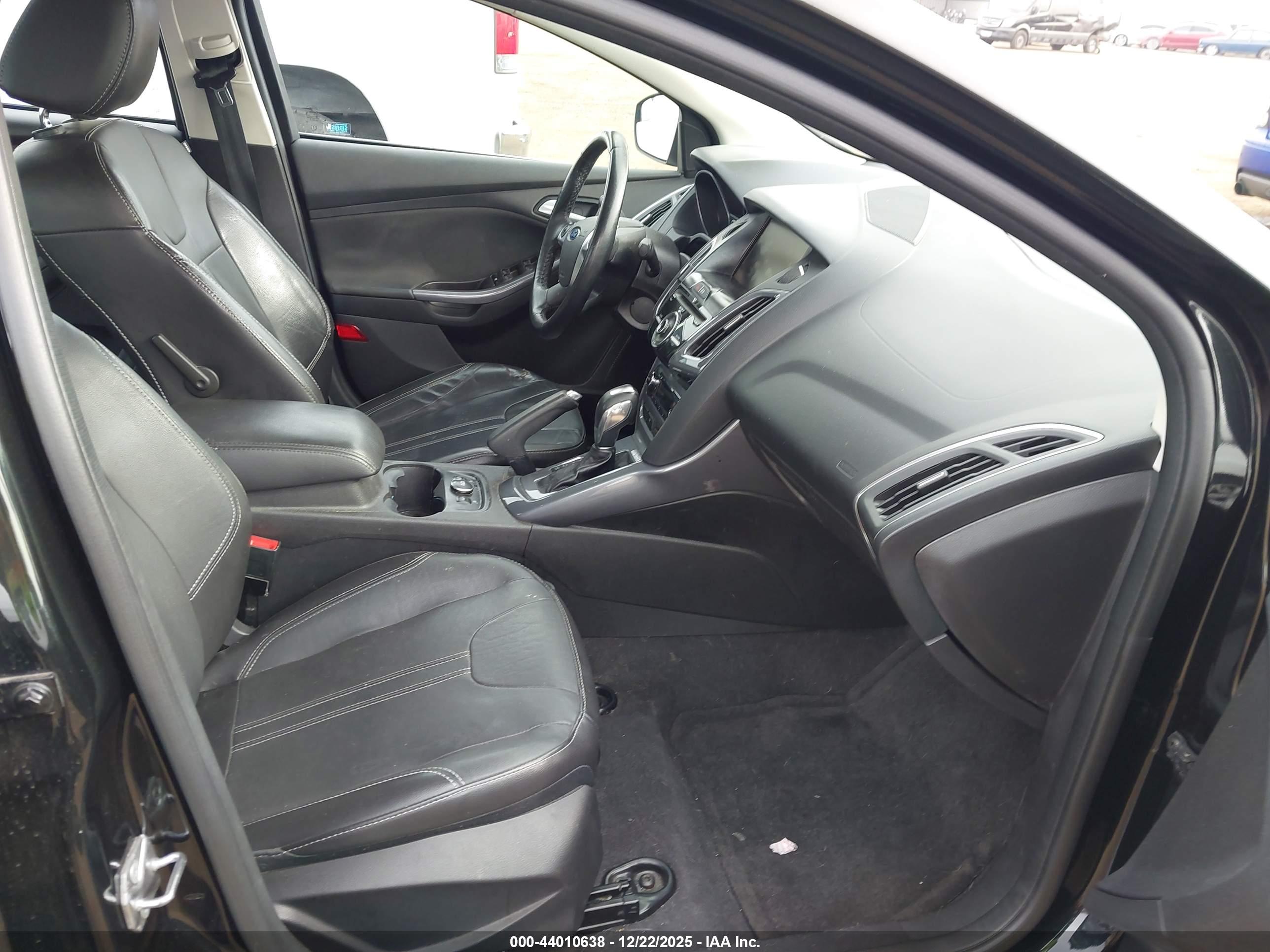 FORD FOCUS image 5